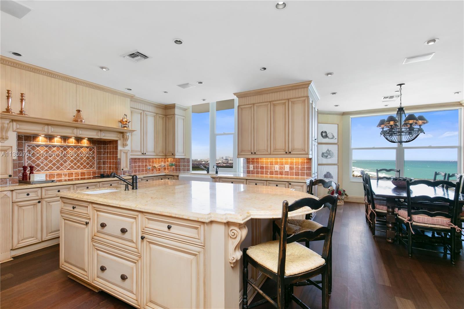 RENAISSANCE ON THE OCEAN - Residential