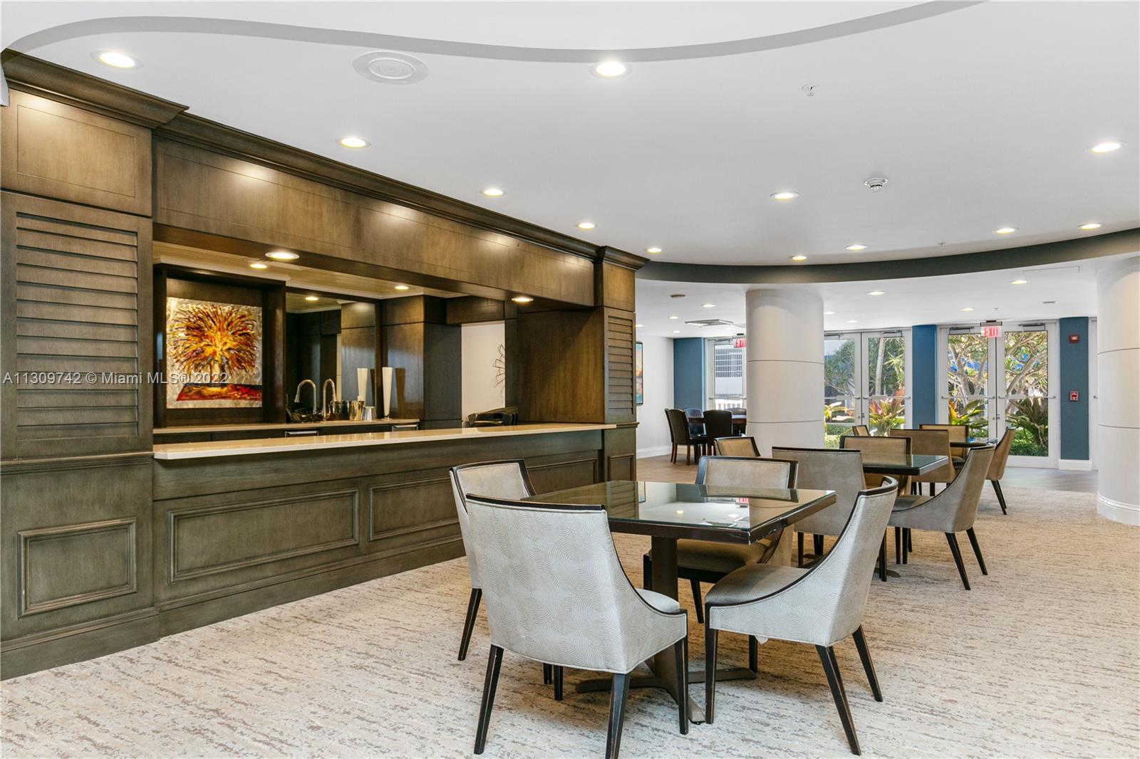 RENAISSANCE ON THE OCEAN - Residential