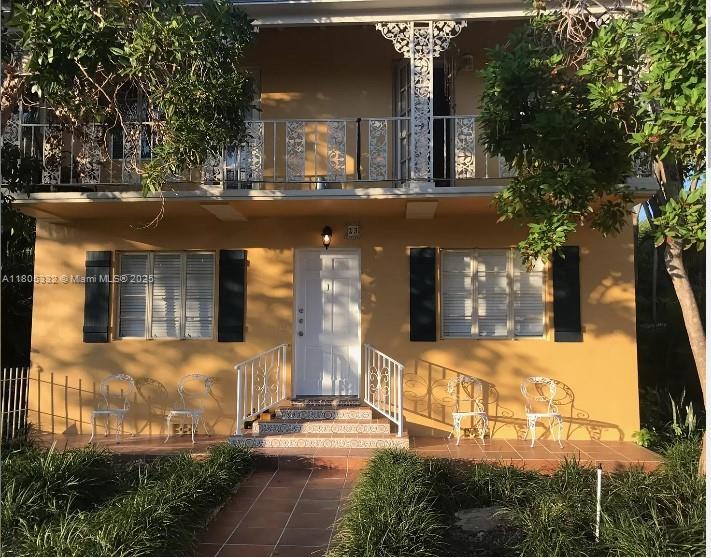 23 Majorca Ave 4, Coral Gables, Broward County, Florida - 2 Bedrooms  
1 Bathrooms - 