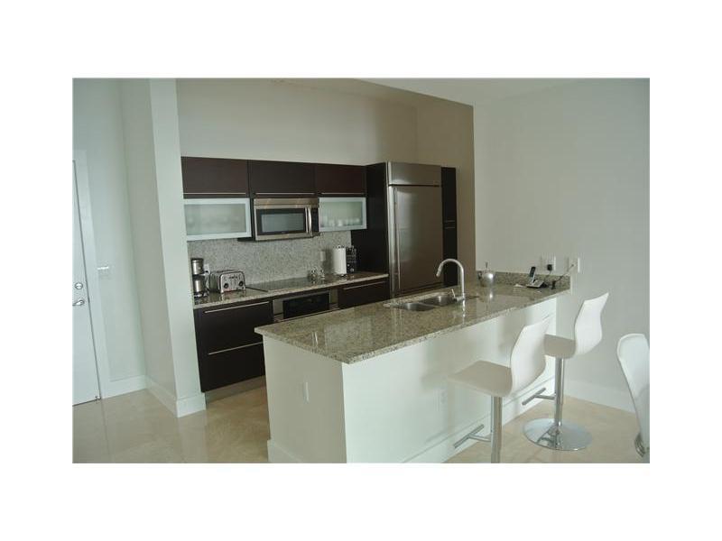 ONE OF A KIND UNIT WITH AN AMAZING AND BREATHTAKING CITY VIEW. COMPLETELY FURNISHED WITH MARBLE FLOORS AND MODERN FURNITURE BY TUI. FANTASTIC AMENITIES; FULLY EQUIPPED GYM, POOL, SAUNA, THEATER ROOM, BUSINESS CENTER, PARTY ROOM, POOL TABLE, LOUNGE & MORE. WALK TO THE HOTTEST RESTAURANTS IN BRICKELL (PERRICONES, ROSA MEXICANO, PF CHANGS) AND THE COOLEST NIGHT SPOTS (BLUE MARTINI, DOLORES & LOLITA, BALANS & FADO, ETC) FEW MINUTES FROM DOWNTOWN, I-95, SO BEACH AND BLOCKS AWAY FROM AAA, PERFORMING ARTS.