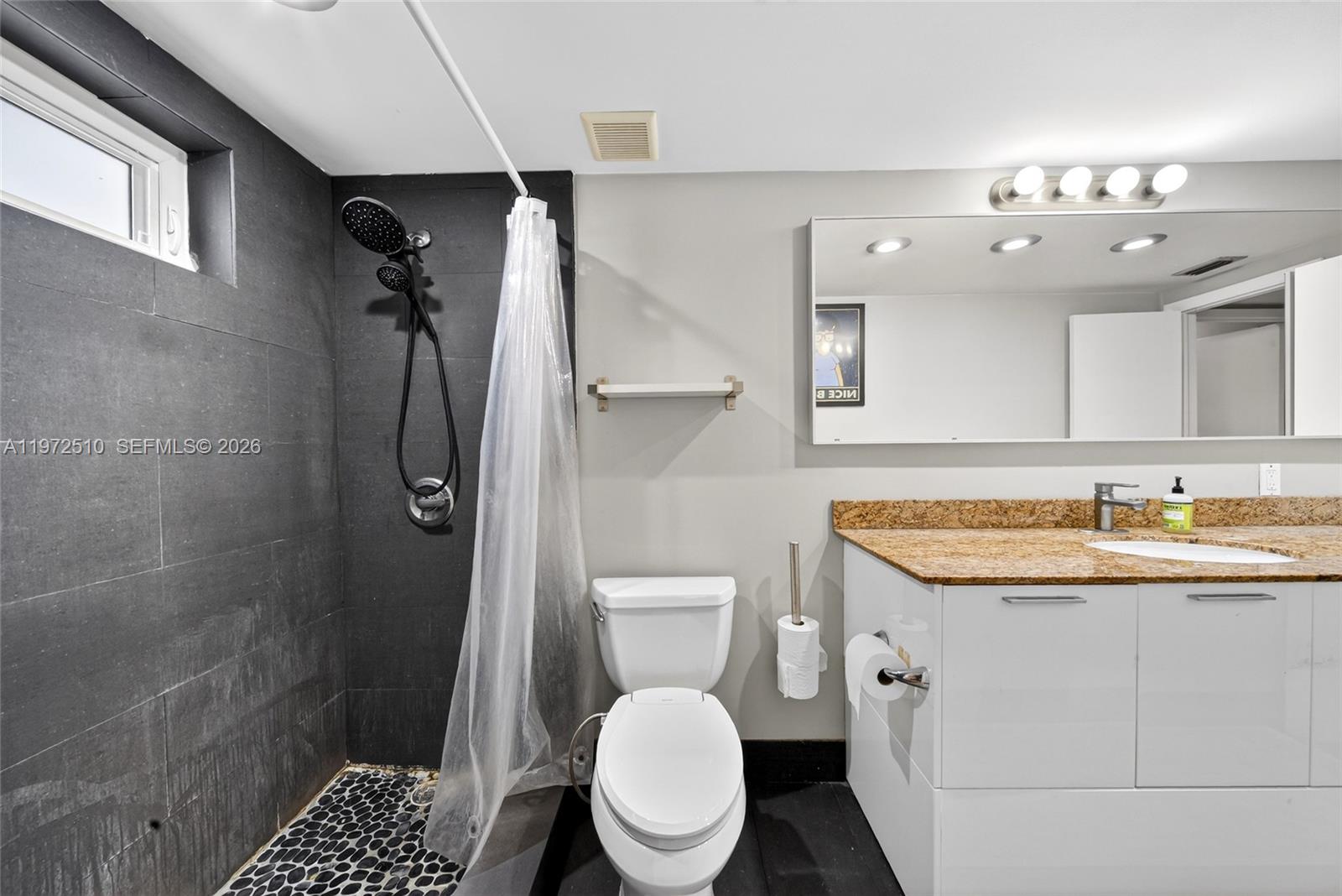 BAHIA VISTA CONDO - Residential