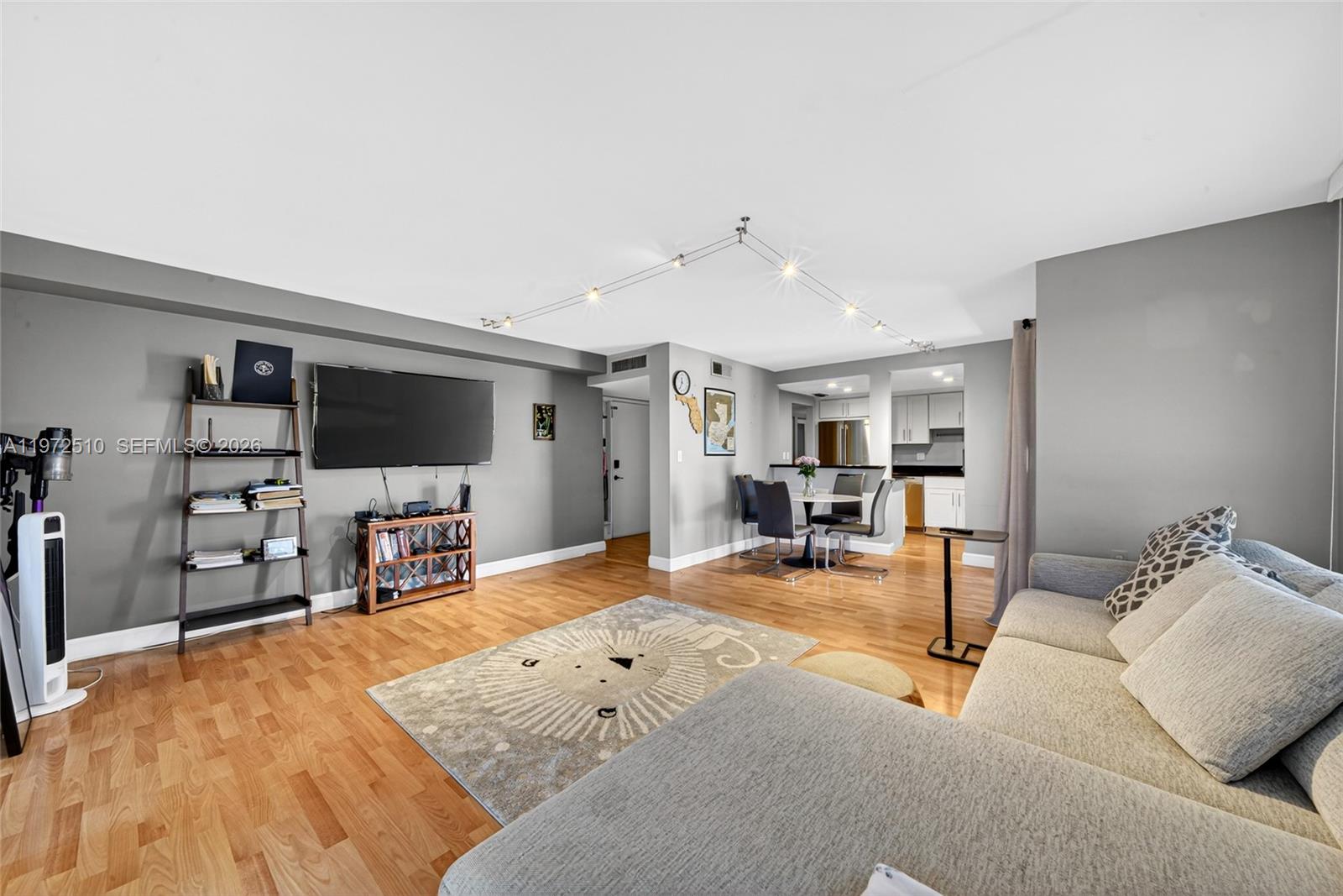 BAHIA VISTA CONDO - Residential