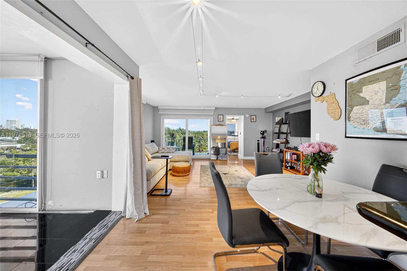 BAHIA VISTA CONDO - Residential