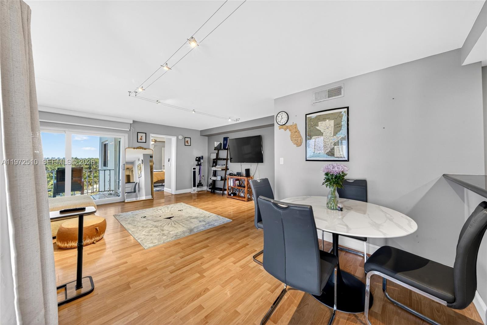 BAHIA VISTA CONDO - Residential