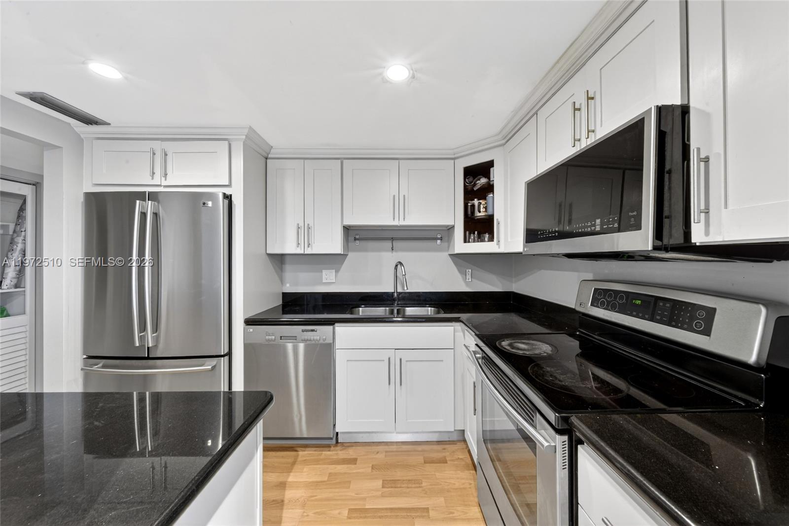 BAHIA VISTA CONDO - Residential