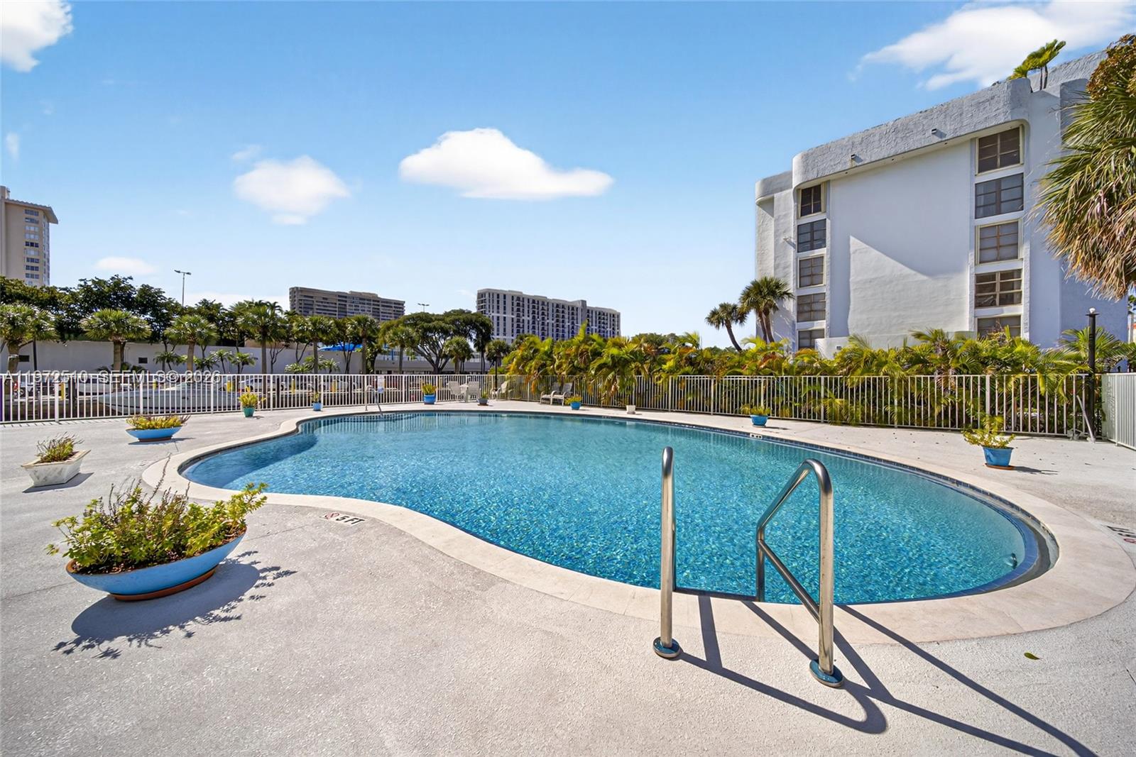 BAHIA VISTA CONDO - Residential