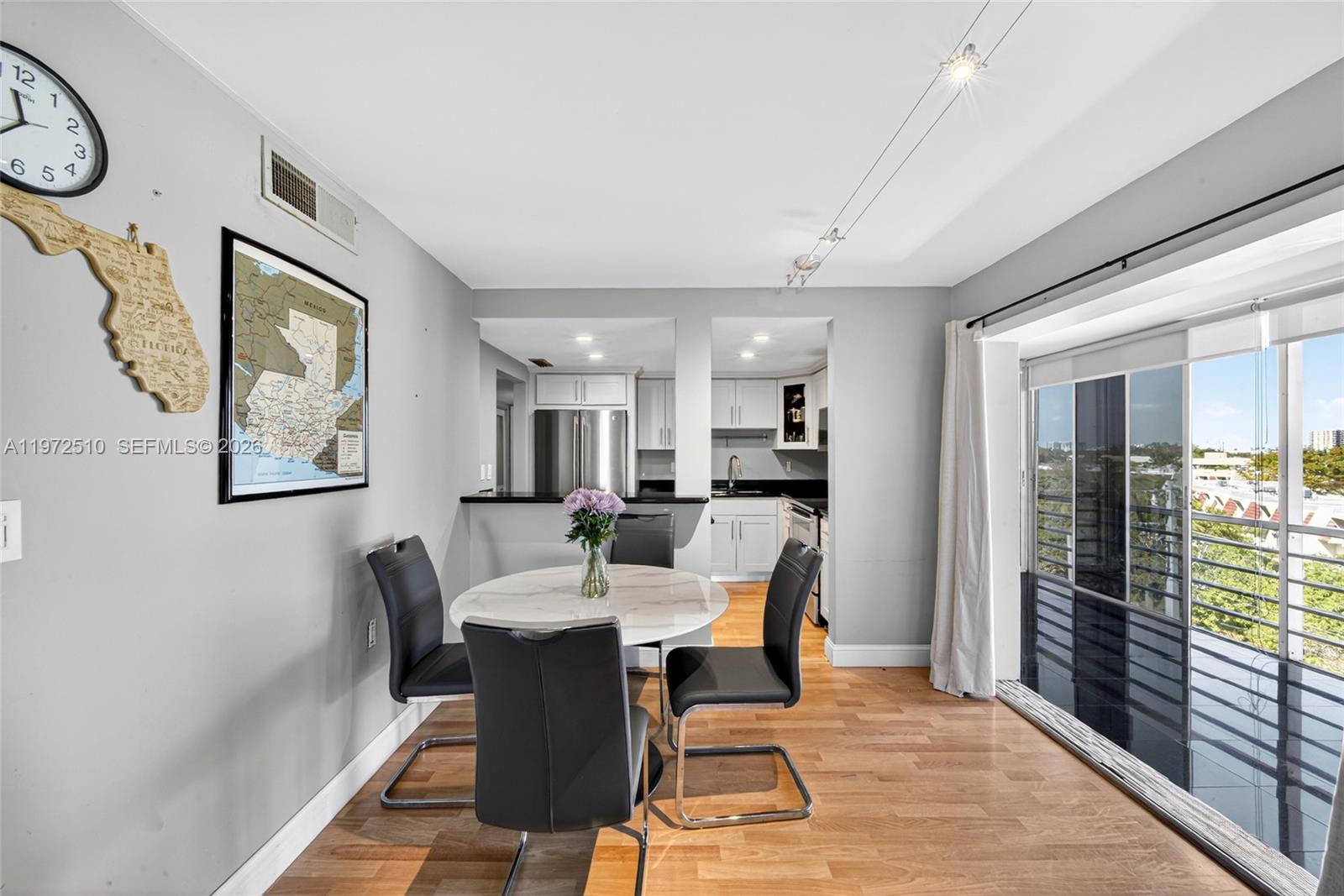 BAHIA VISTA CONDO - Residential