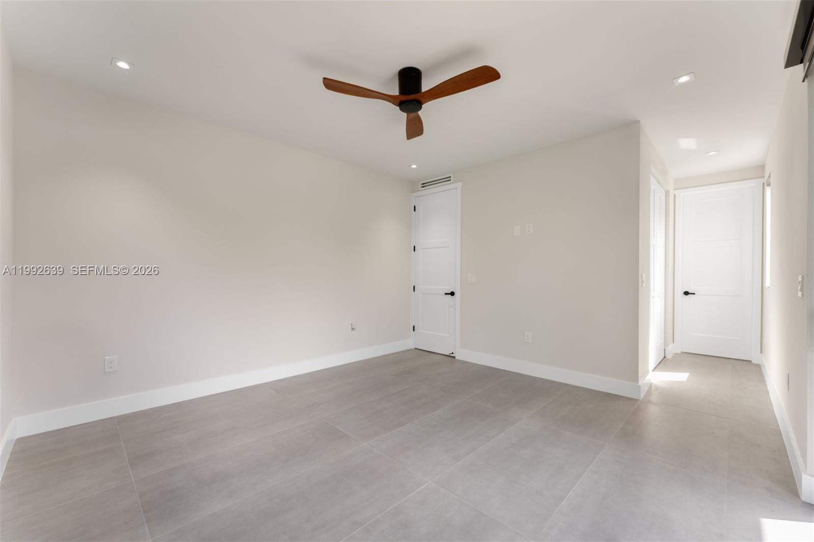 KEY LARGO BEACH - Residential