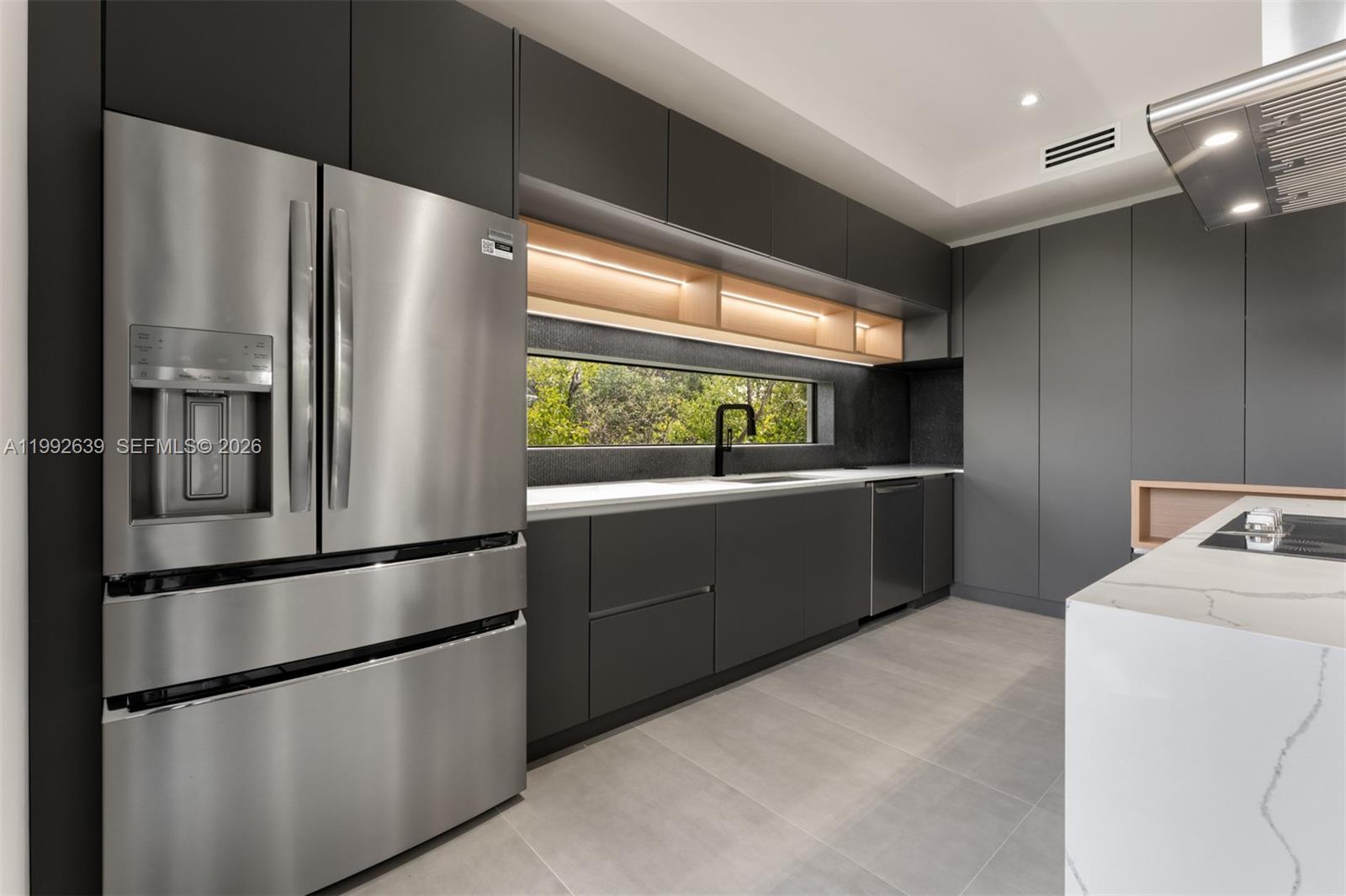 KEY LARGO BEACH - Residential