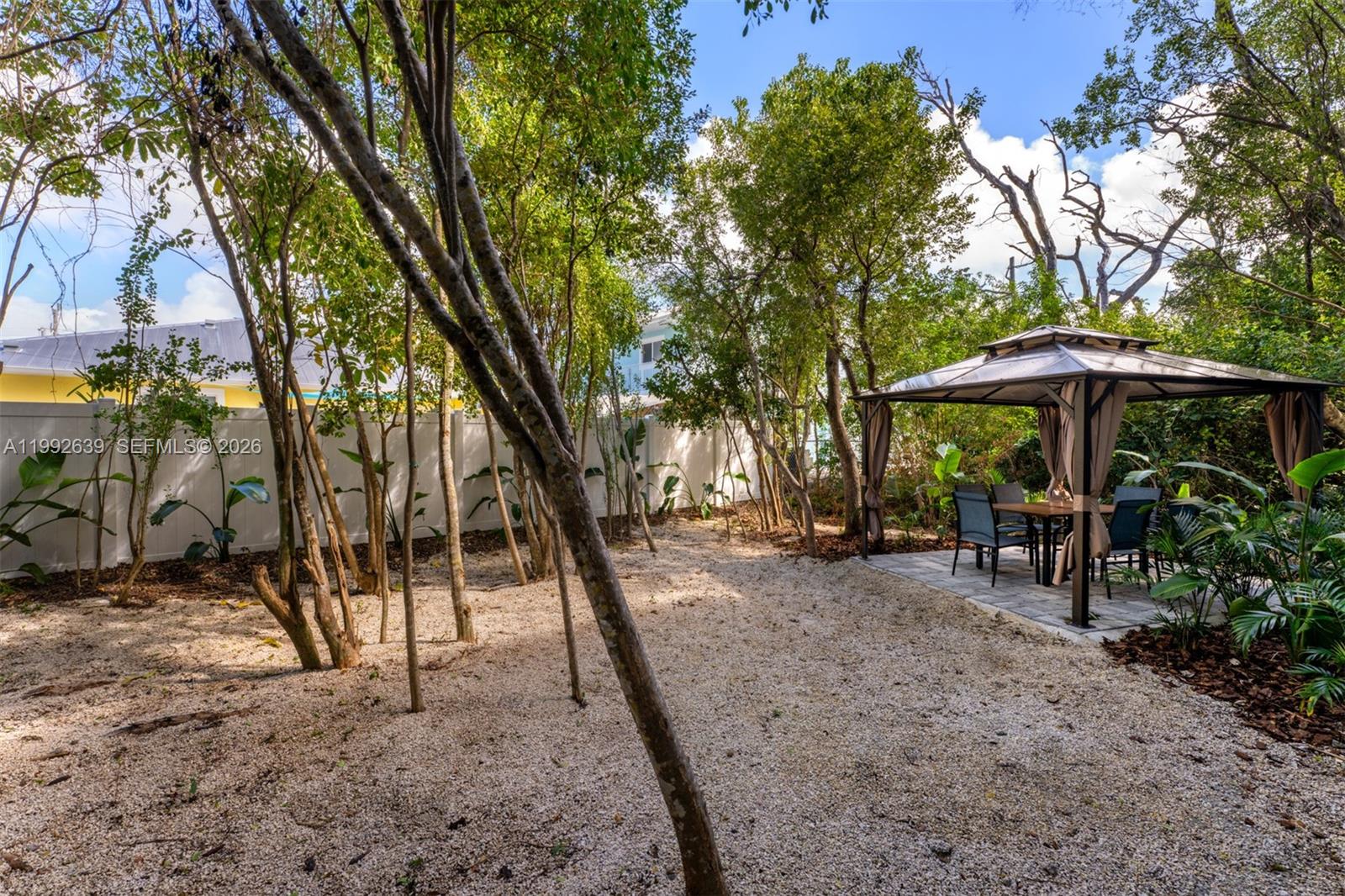 KEY LARGO BEACH - Residential