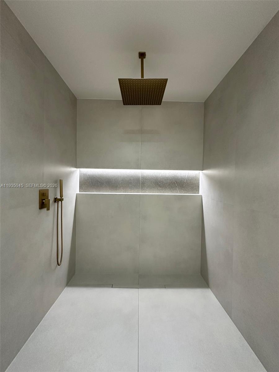 BREEZESWEPT HEIGHTS - Residential