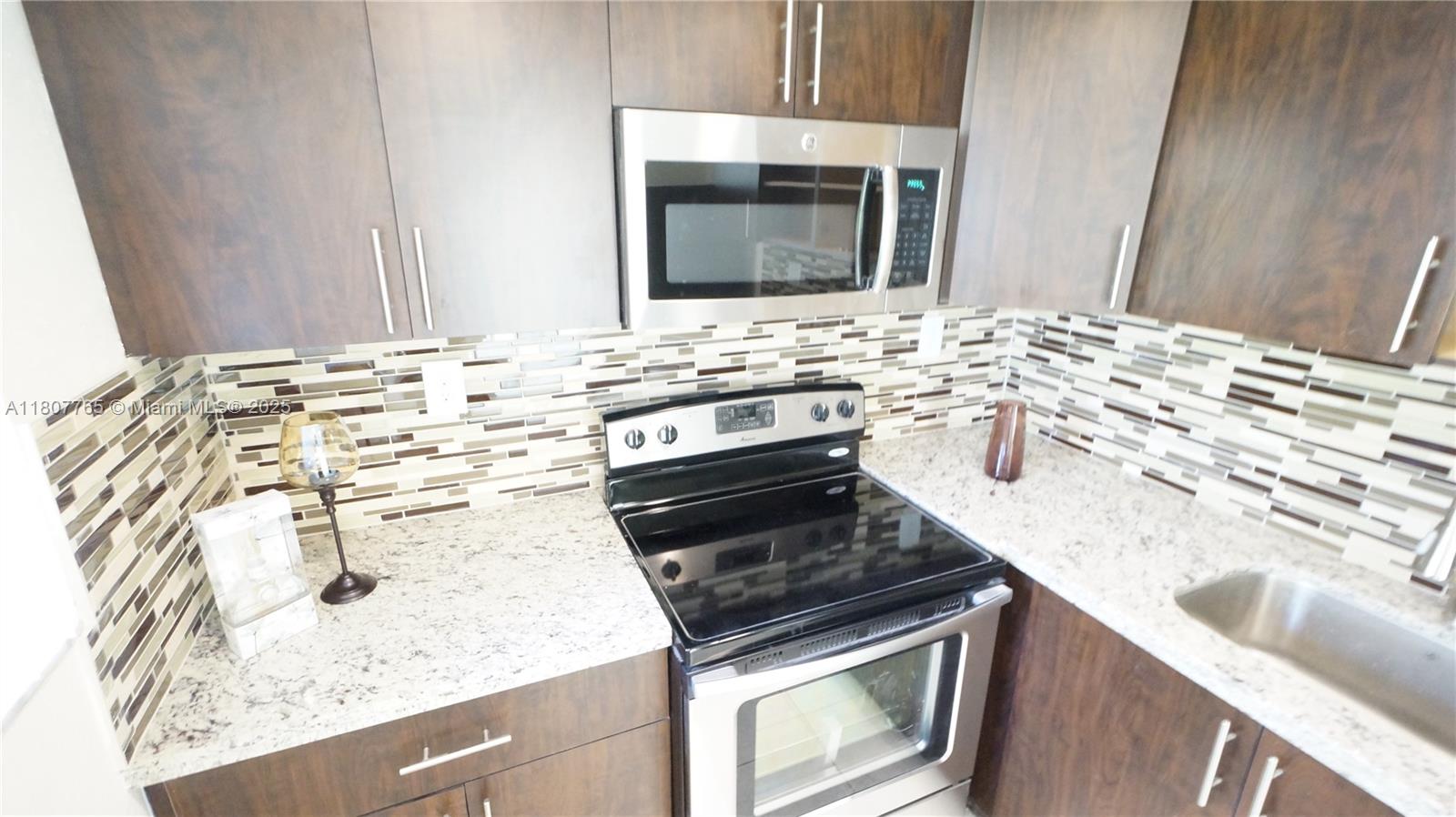 Rental Property at 9180 Fontainebleau Blvd 103, Miami, Broward County, Florida - Bedrooms: 1 
Bathrooms: 1  - $2,000 MO.