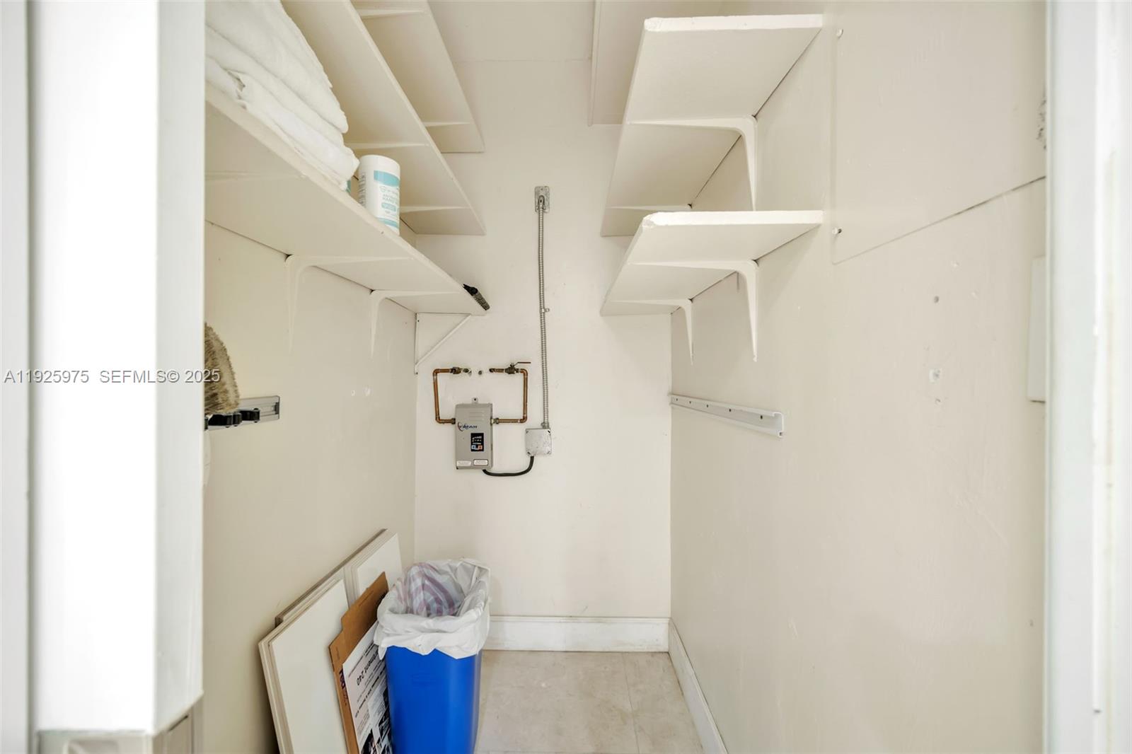 WATERS EDGE OF CORAL GABL - Residential