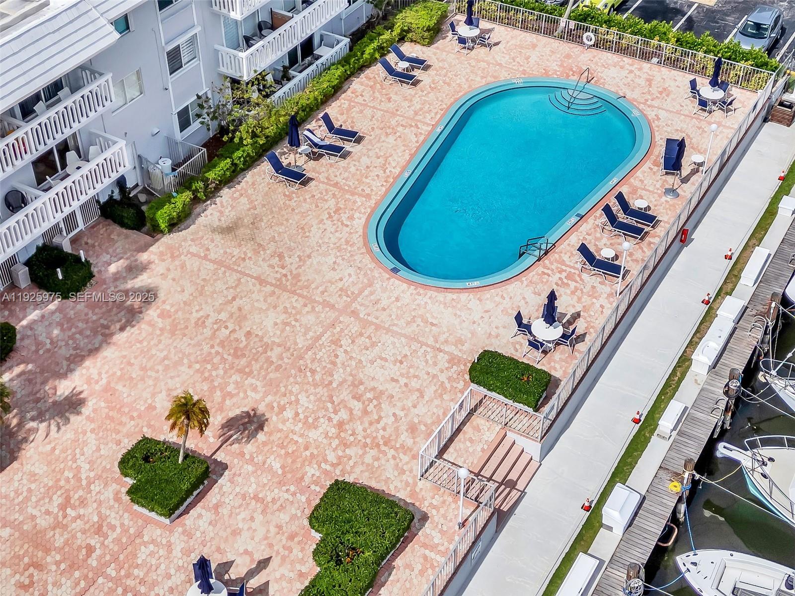 WATERS EDGE OF CORAL GABL - Residential