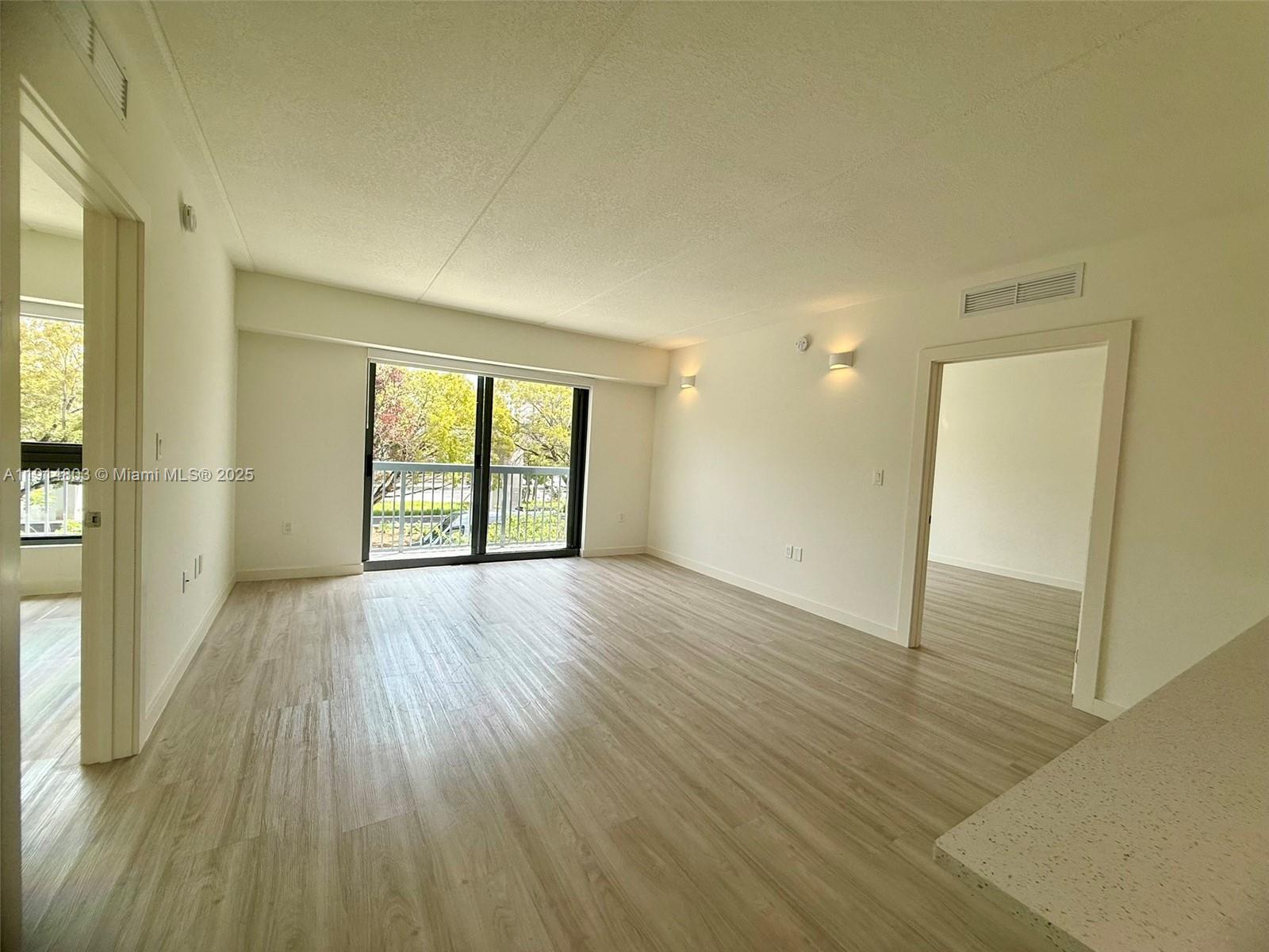 SILVER BLUFF EST SEC C - Residential Lease