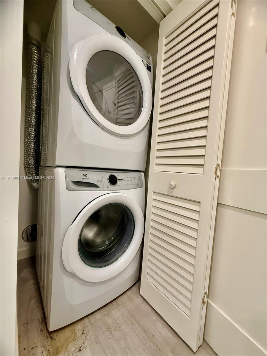 SILVER BLUFF EST SEC C - Residential Lease