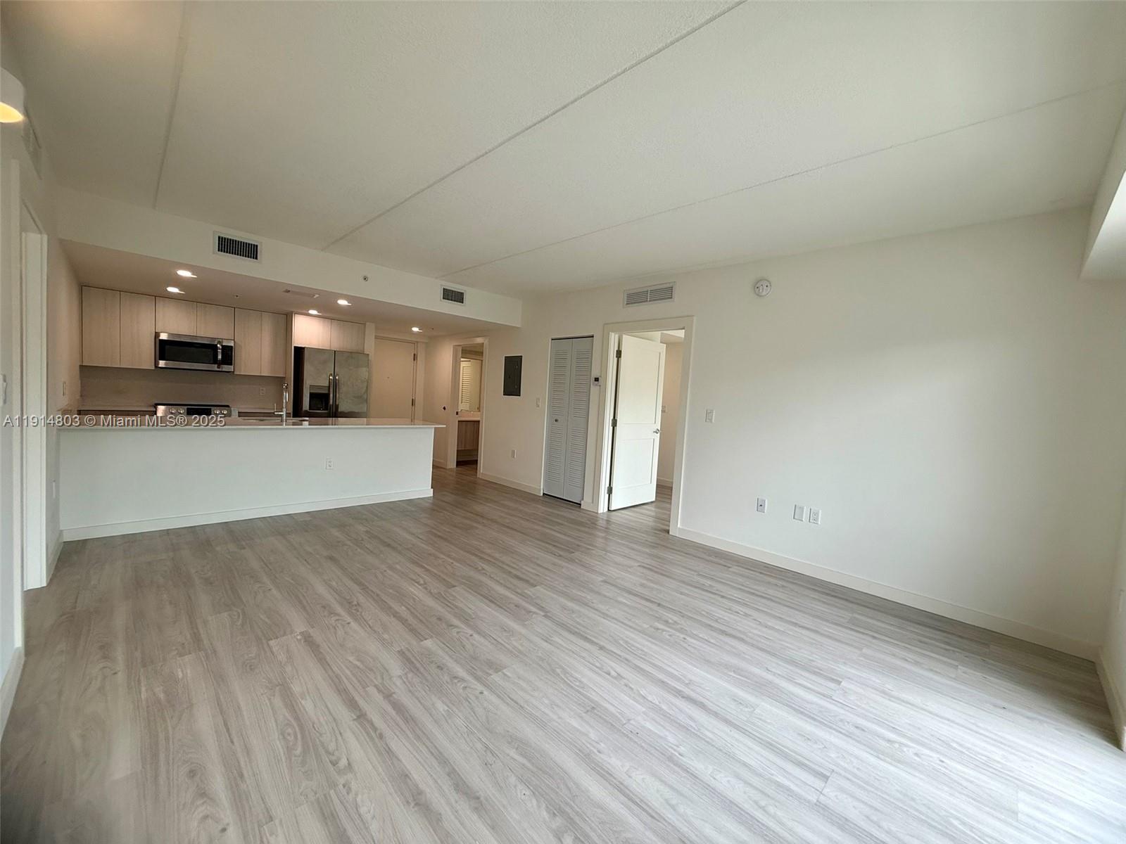 SILVER BLUFF EST SEC C - Residential Lease