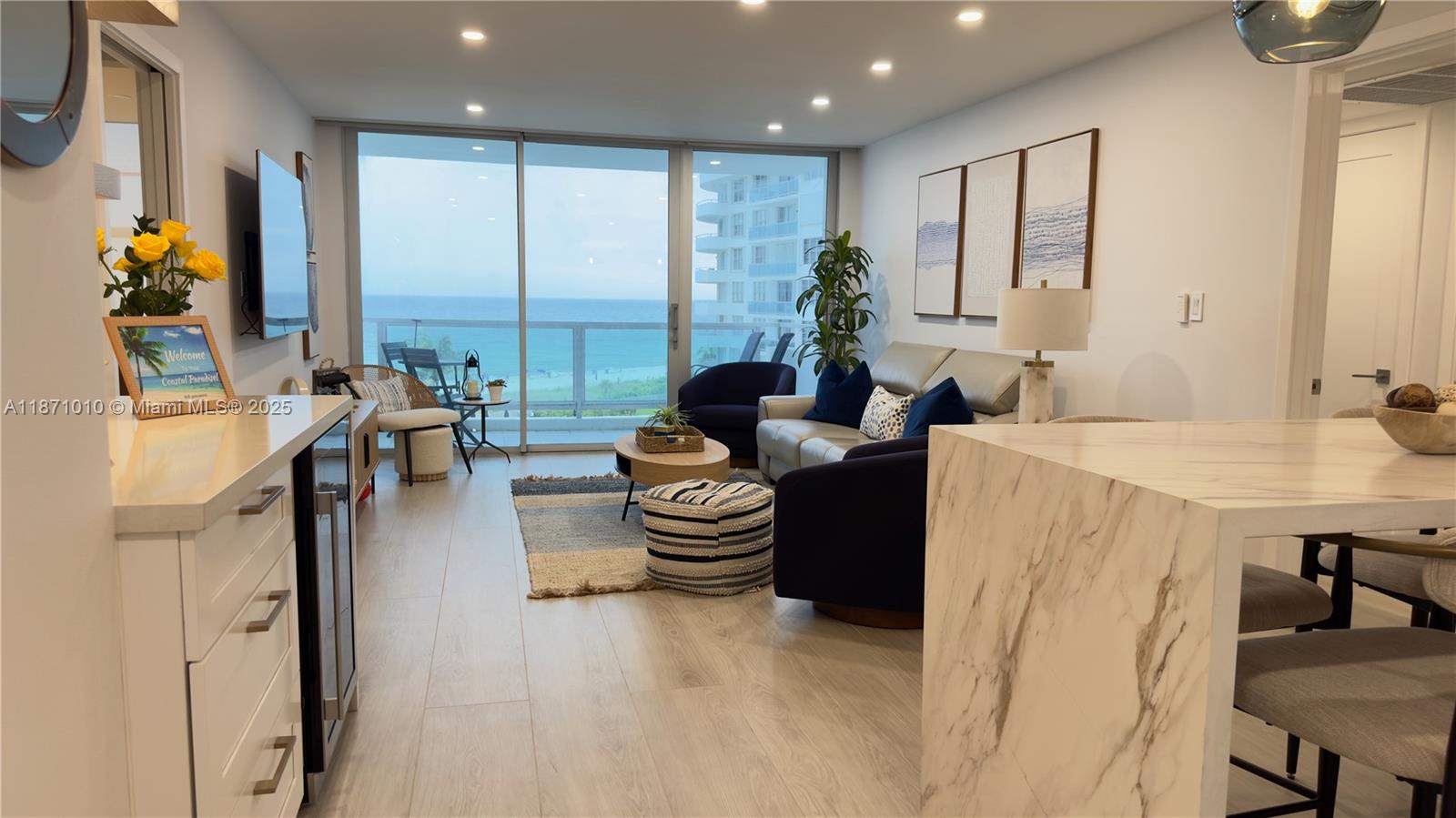 5161 Collins Ave 715