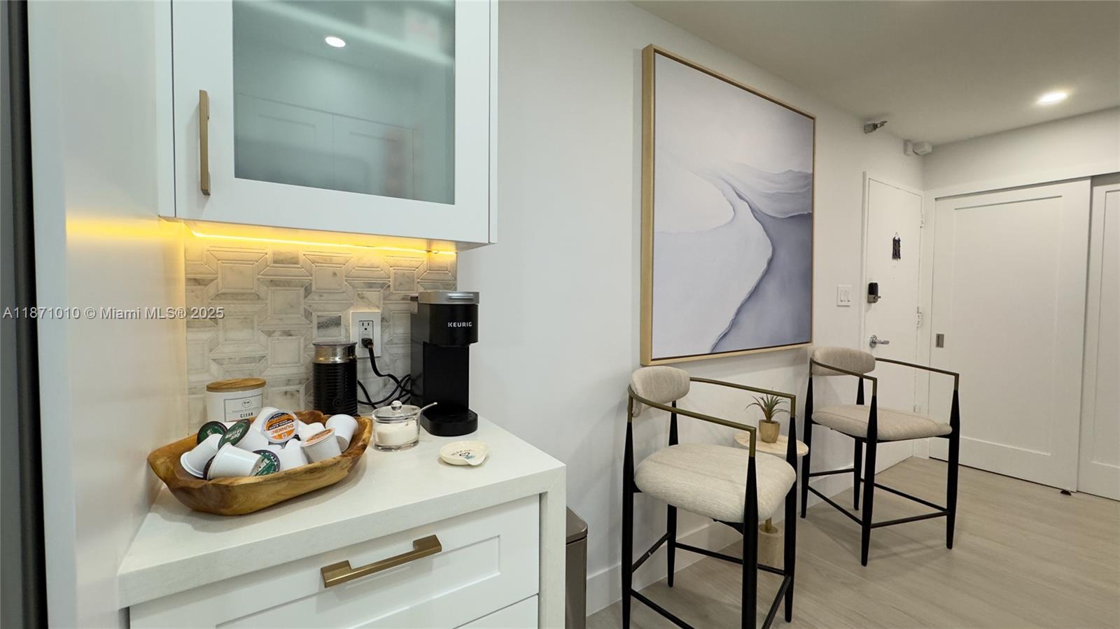 5161 Collins Ave 715
