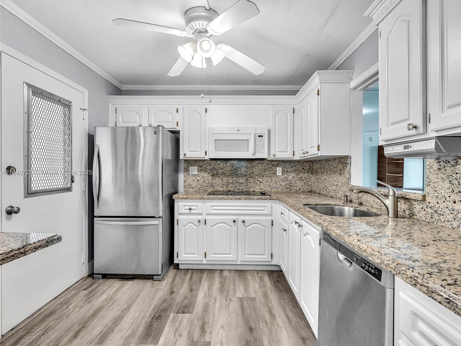 3600 NE 170th St 102