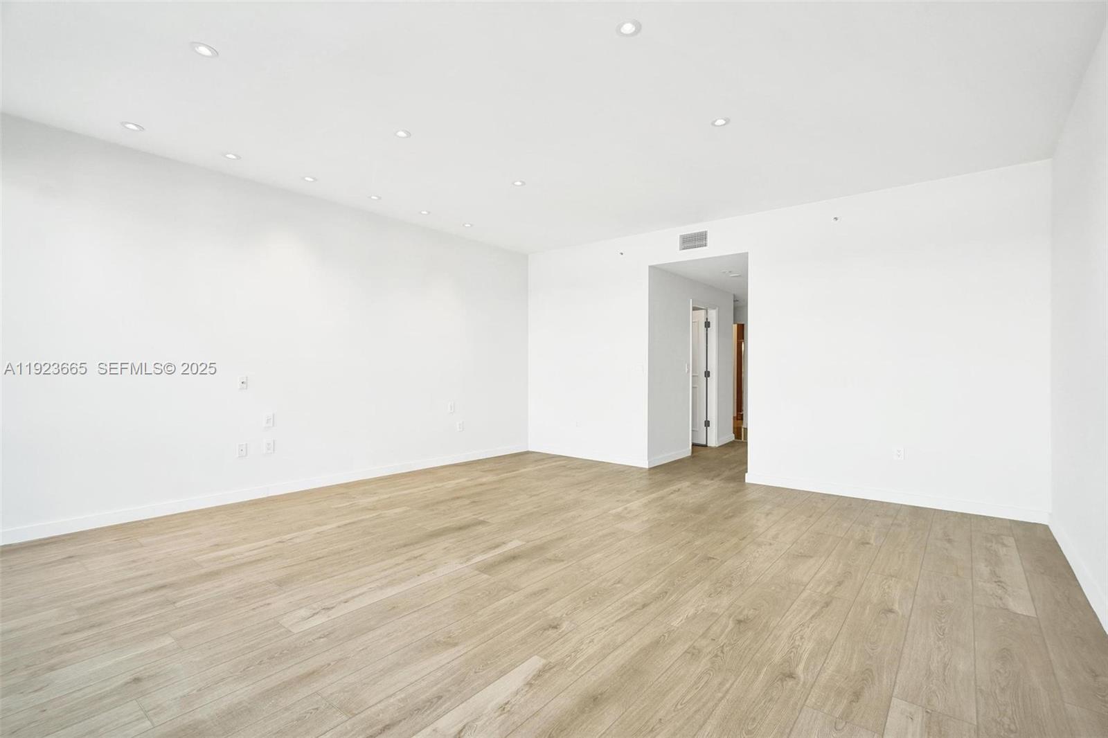 THE PALACE AT BAL HARBOUR - Residential Lease