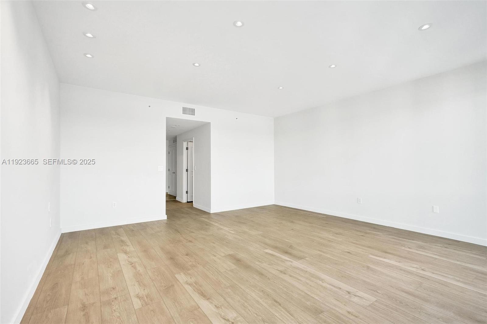 THE PALACE AT BAL HARBOUR - Residential Lease