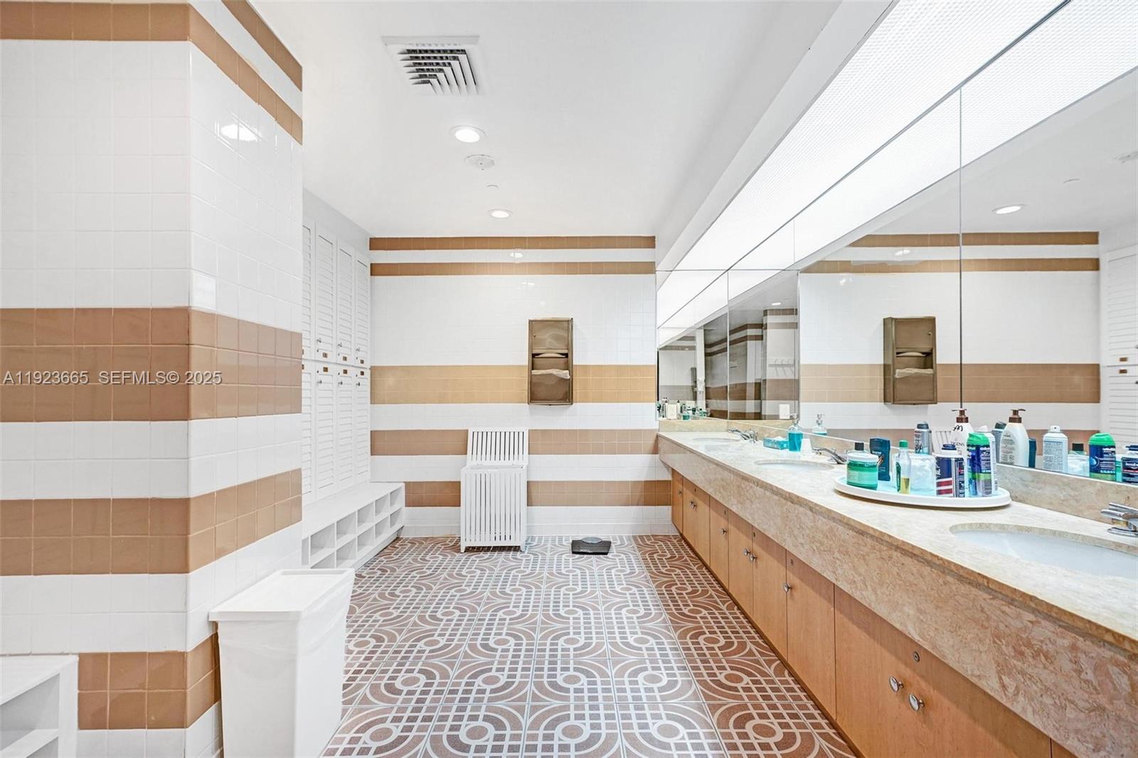 THE PALACE AT BAL HARBOUR - Residential Lease