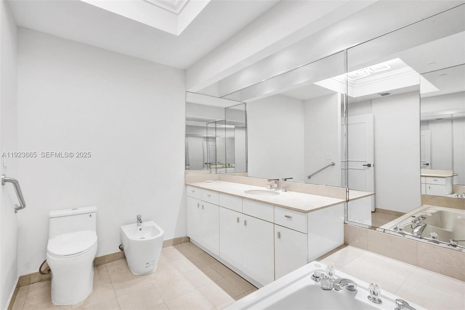 THE PALACE AT BAL HARBOUR - Residential Lease