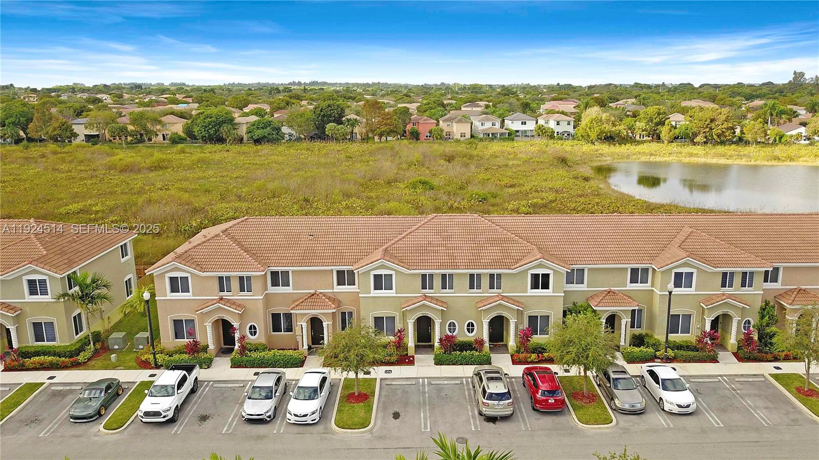 TOWNS AT SEASCAPE - Residential