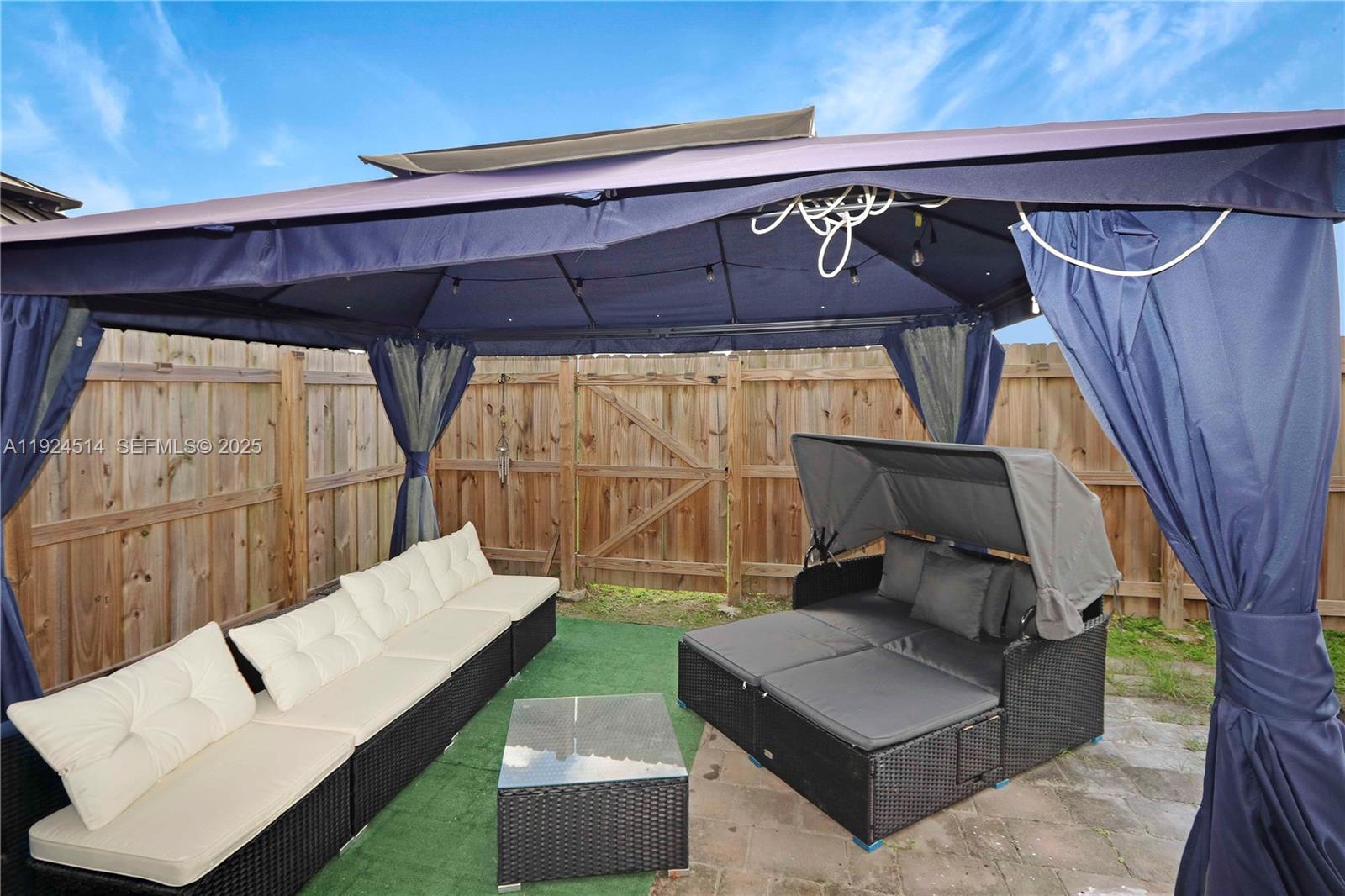 TOWNS AT SEASCAPE - Residential