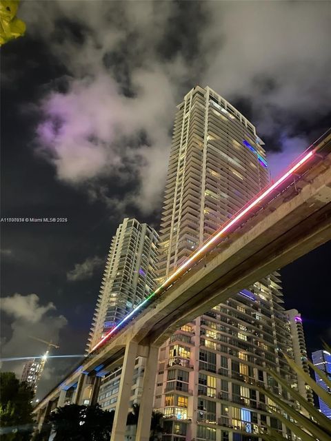 690 SW 1st Ct 1204 Miami FL 33130