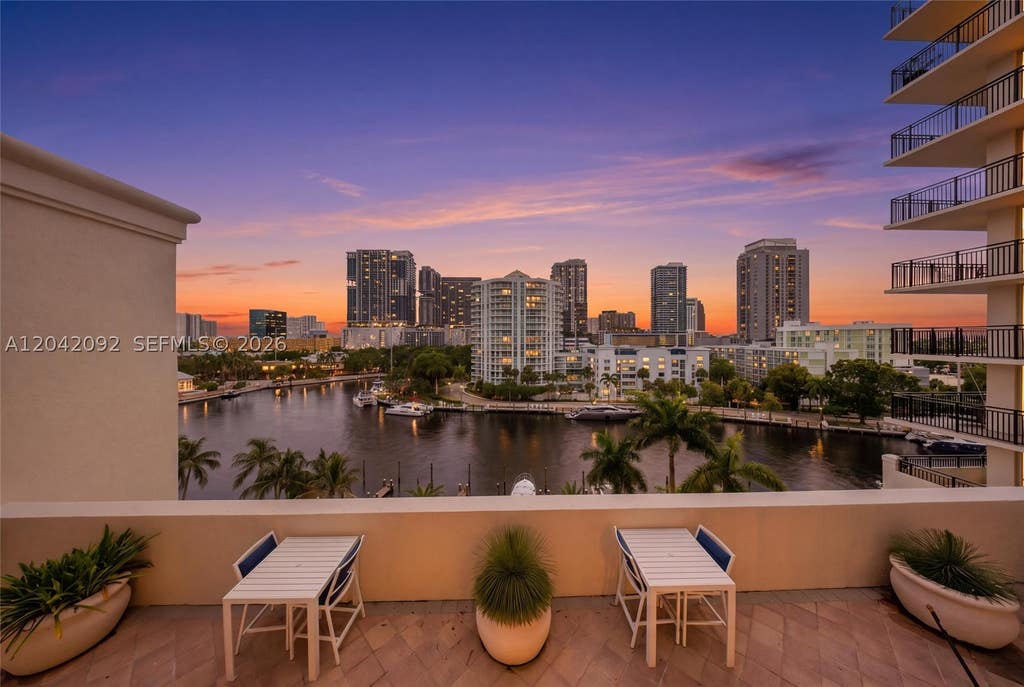 Photo of 610 W Las Olas Blvd #1912N, Fort Lauderdale, FL 33312 (MLS # A12042092)