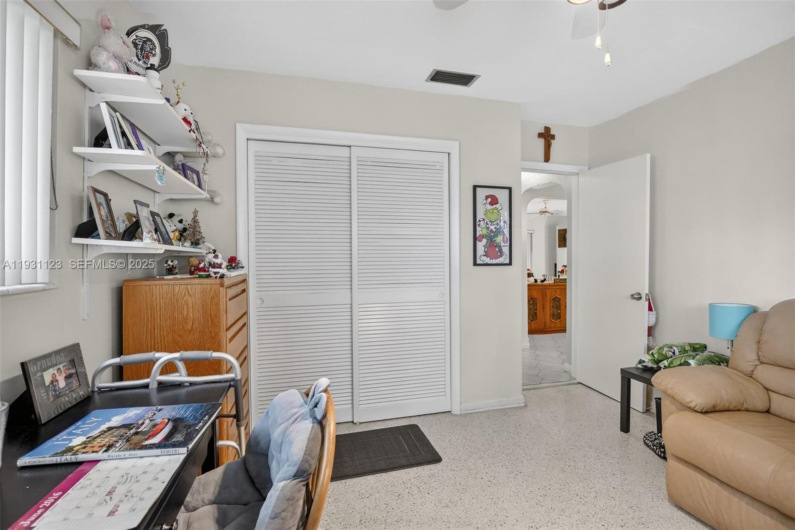 PASADENA LAKES - Residential