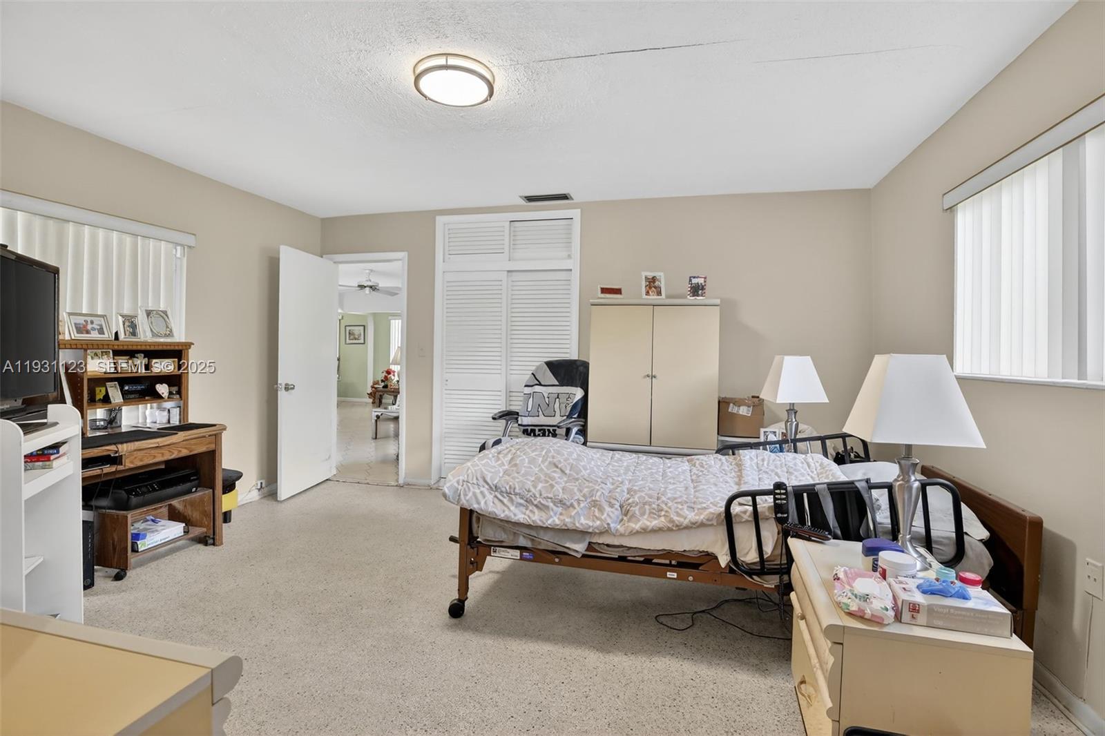 PASADENA LAKES - Residential