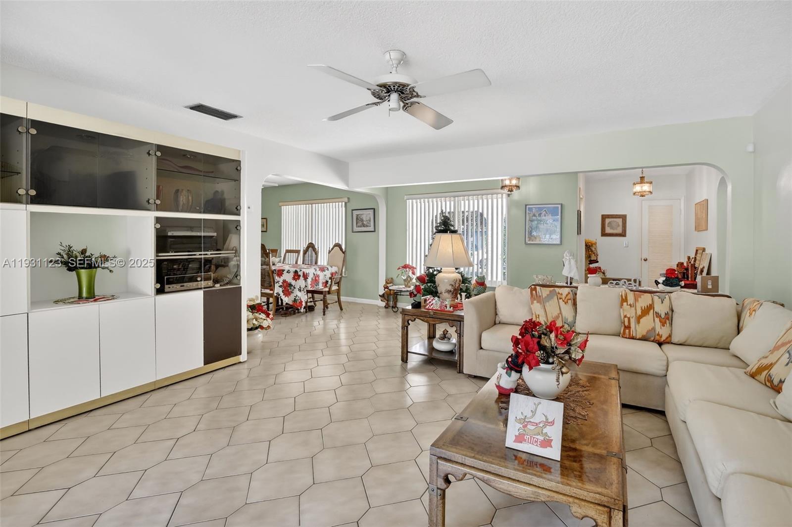 PASADENA LAKES - Residential