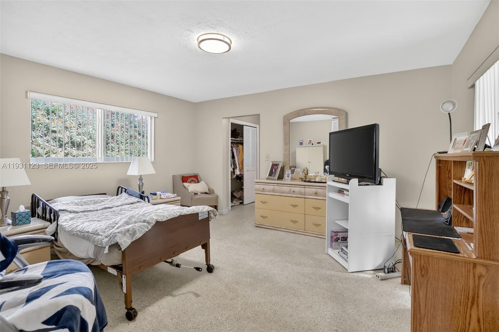 PASADENA LAKES - Residential