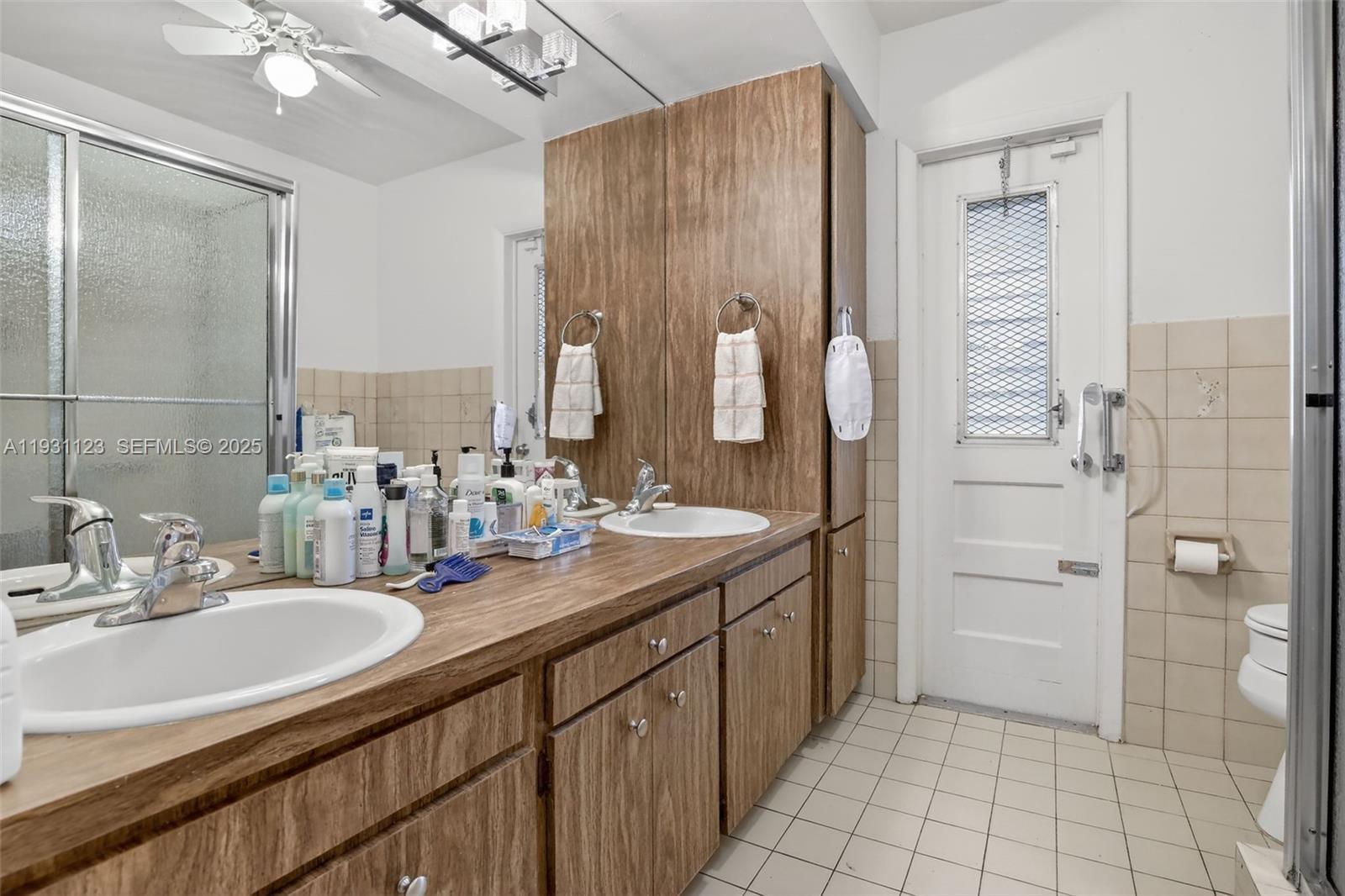 PASADENA LAKES - Residential