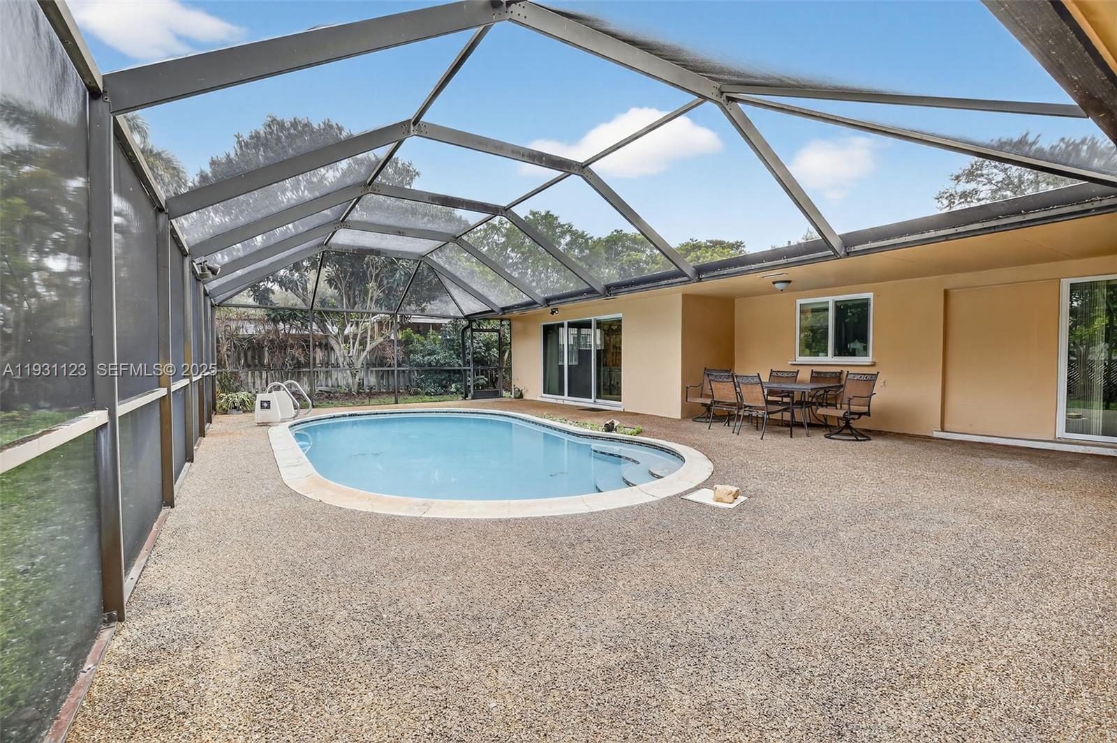 PASADENA LAKES - Residential