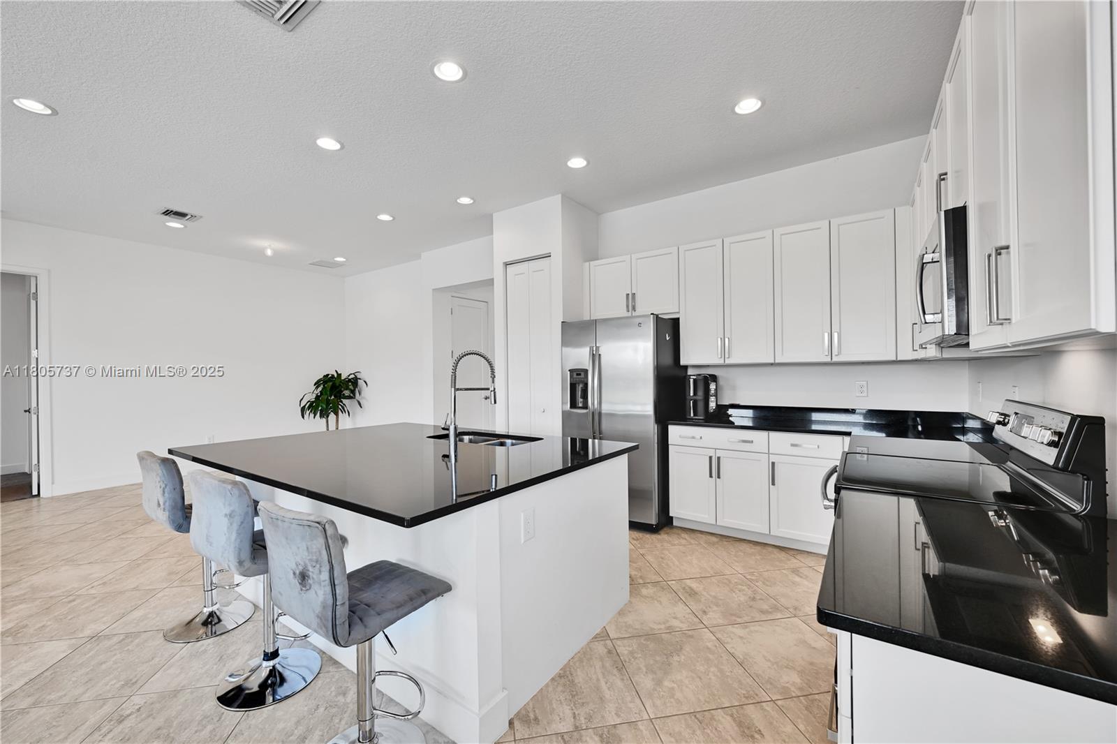 DAKOTA - Residential Lease