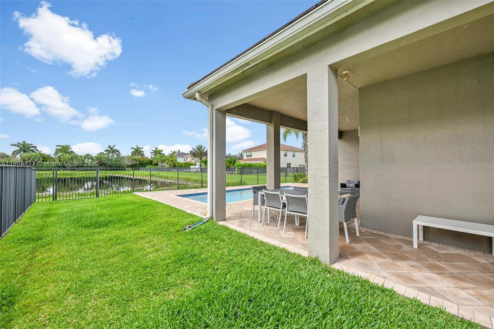 DAKOTA - Residential Lease