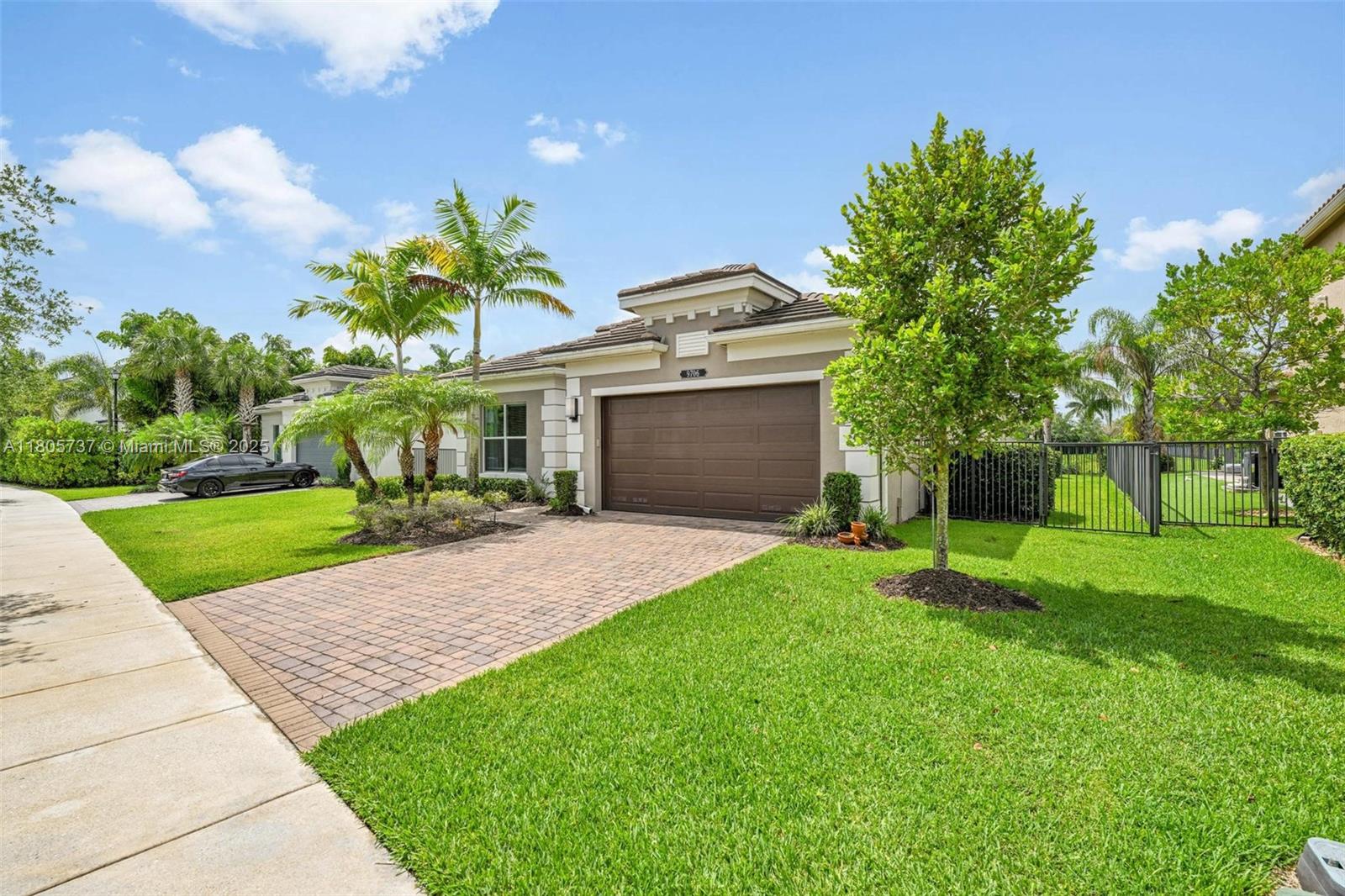 DAKOTA - Residential Lease