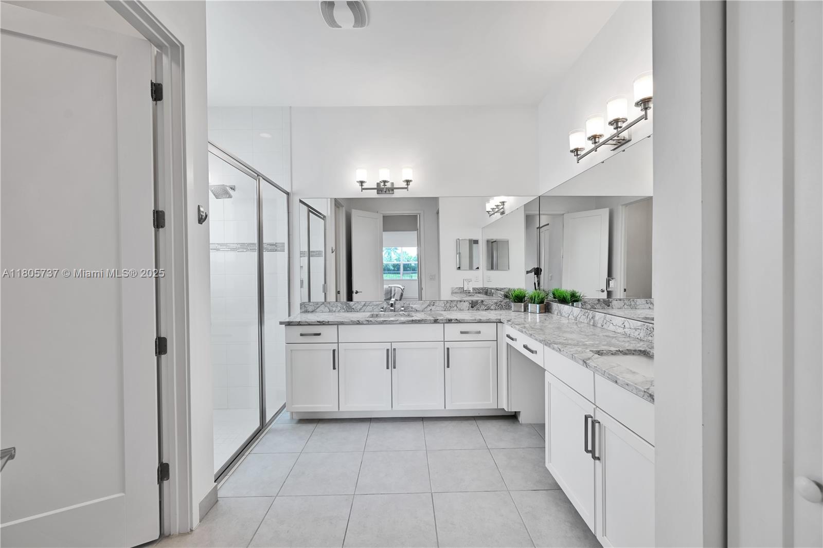 DAKOTA - Residential Lease