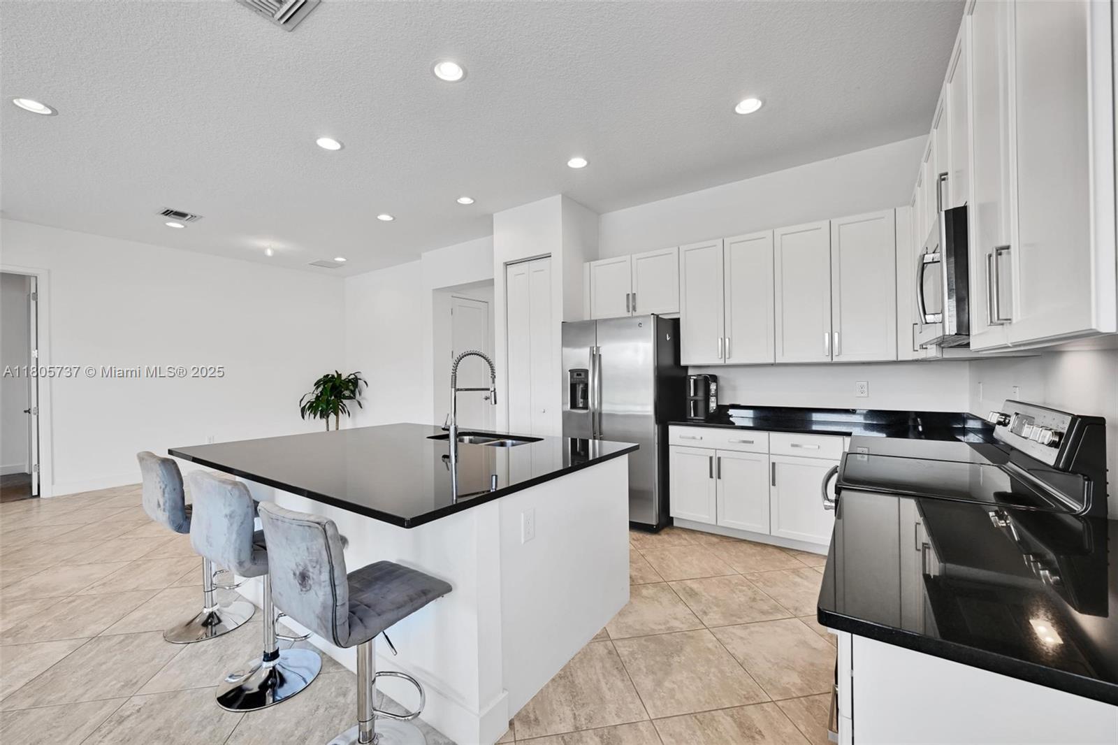 DAKOTA - Residential Lease