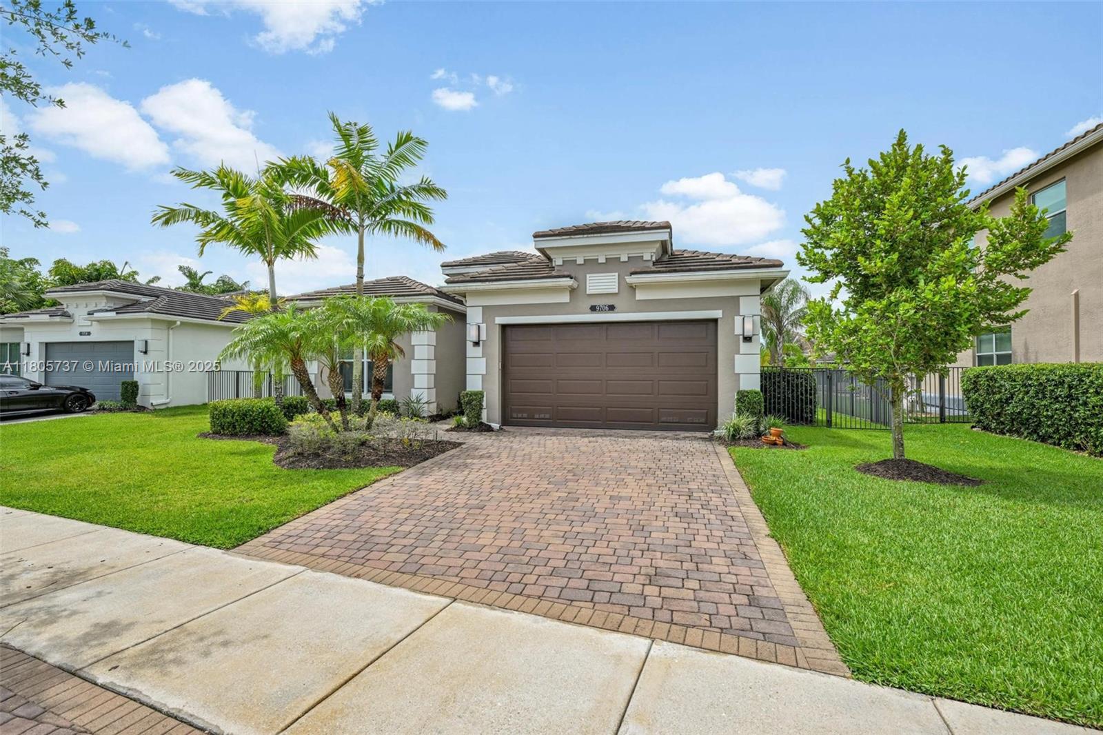 DAKOTA - Residential Lease