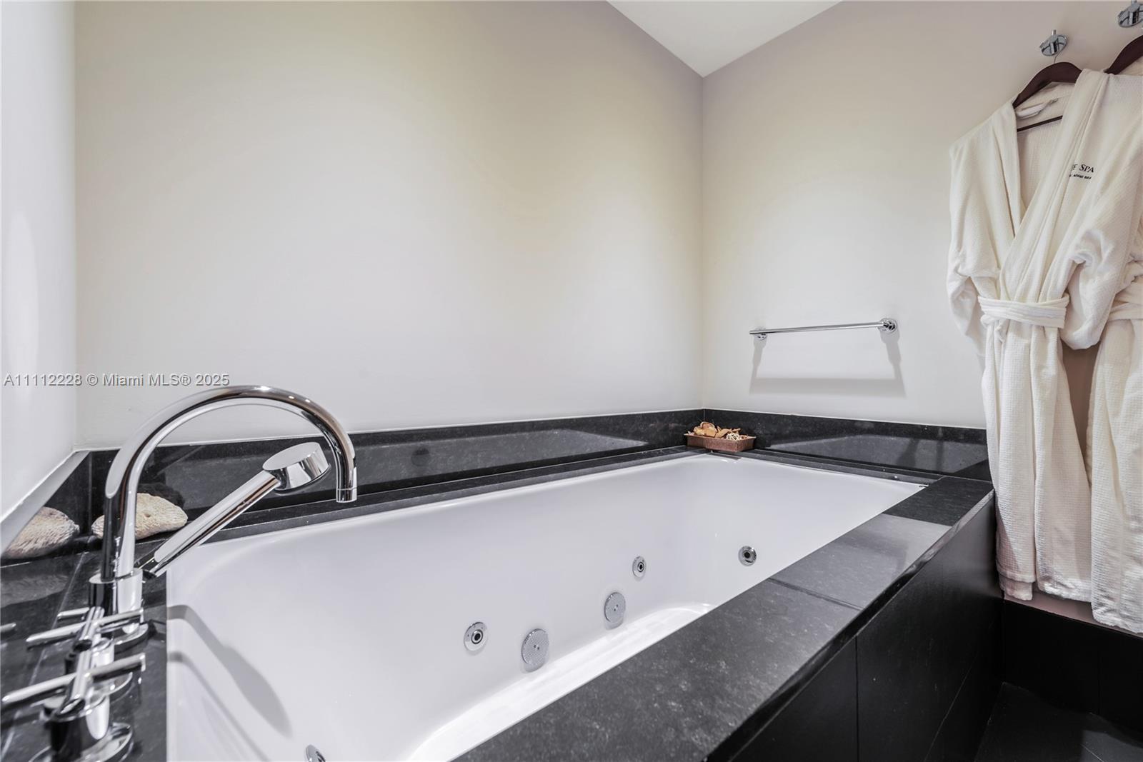 SETAI RESORT & RESIDENCES - Residential Lease