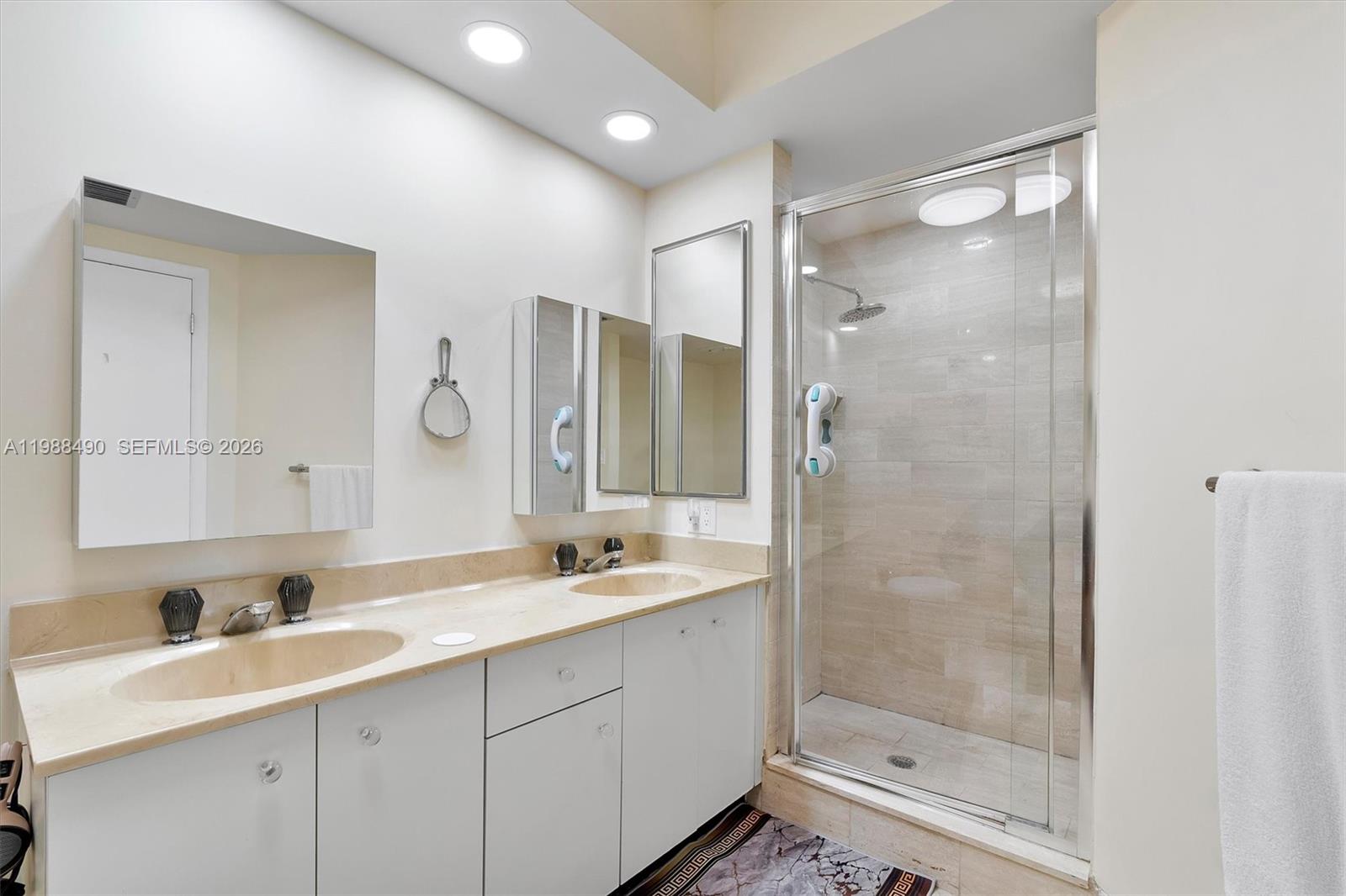 HAMPTONS WEST CONDO - Residential