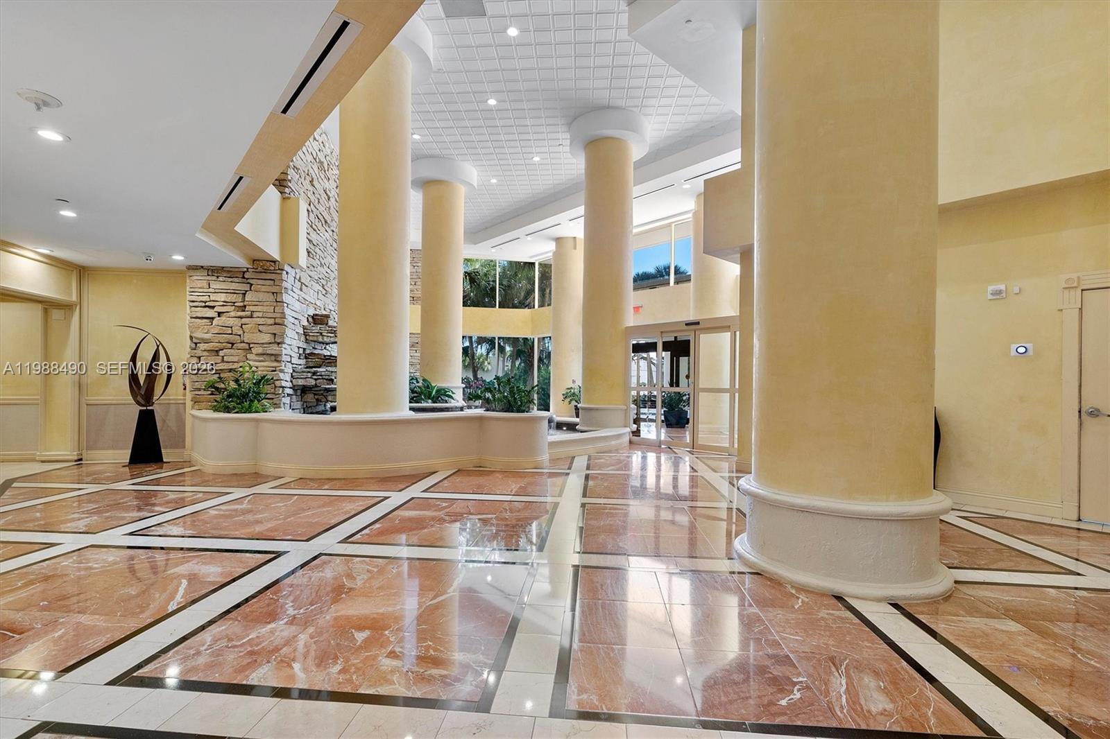 HAMPTONS WEST CONDO - Residential