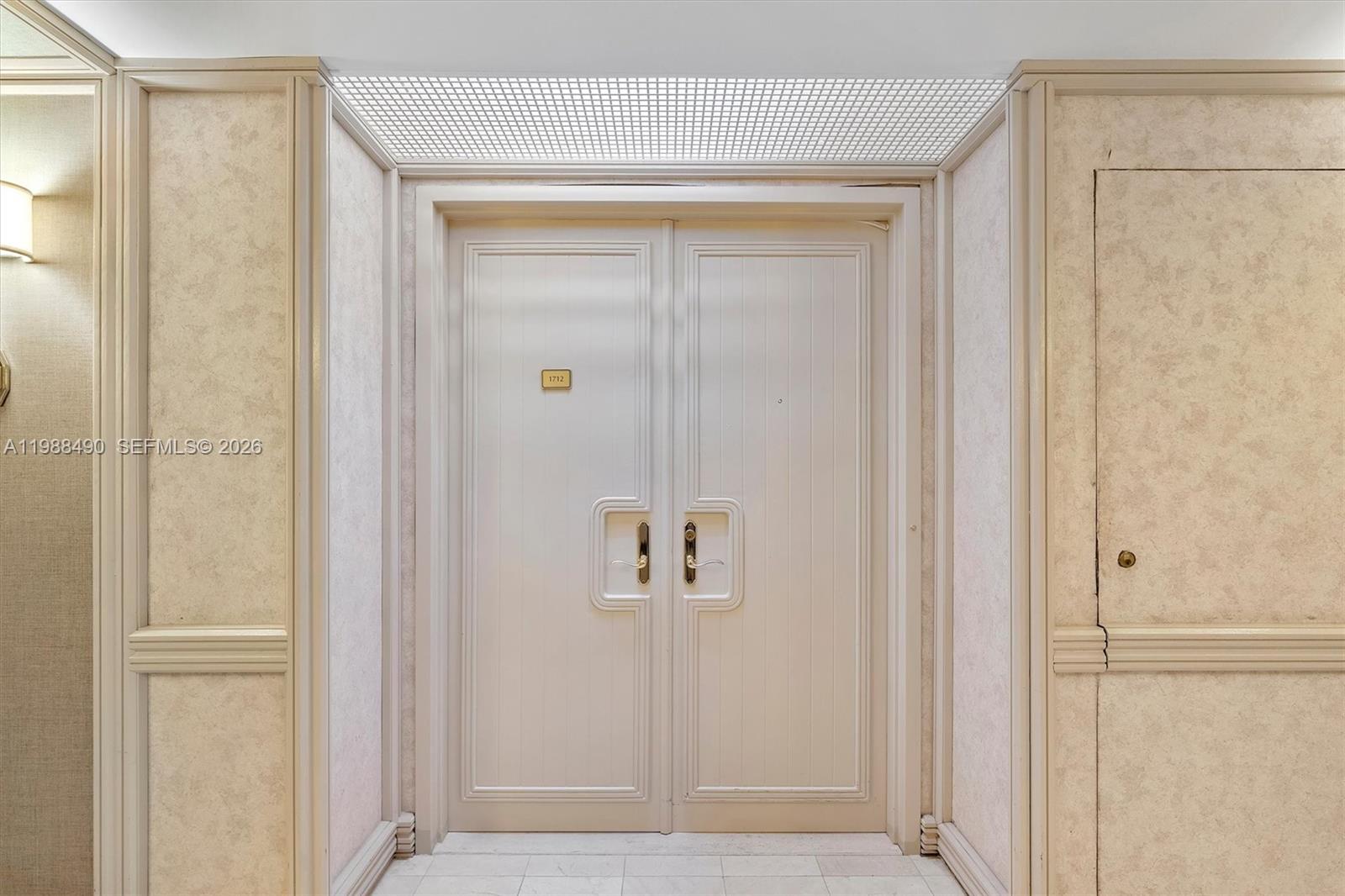 HAMPTONS WEST CONDO - Residential