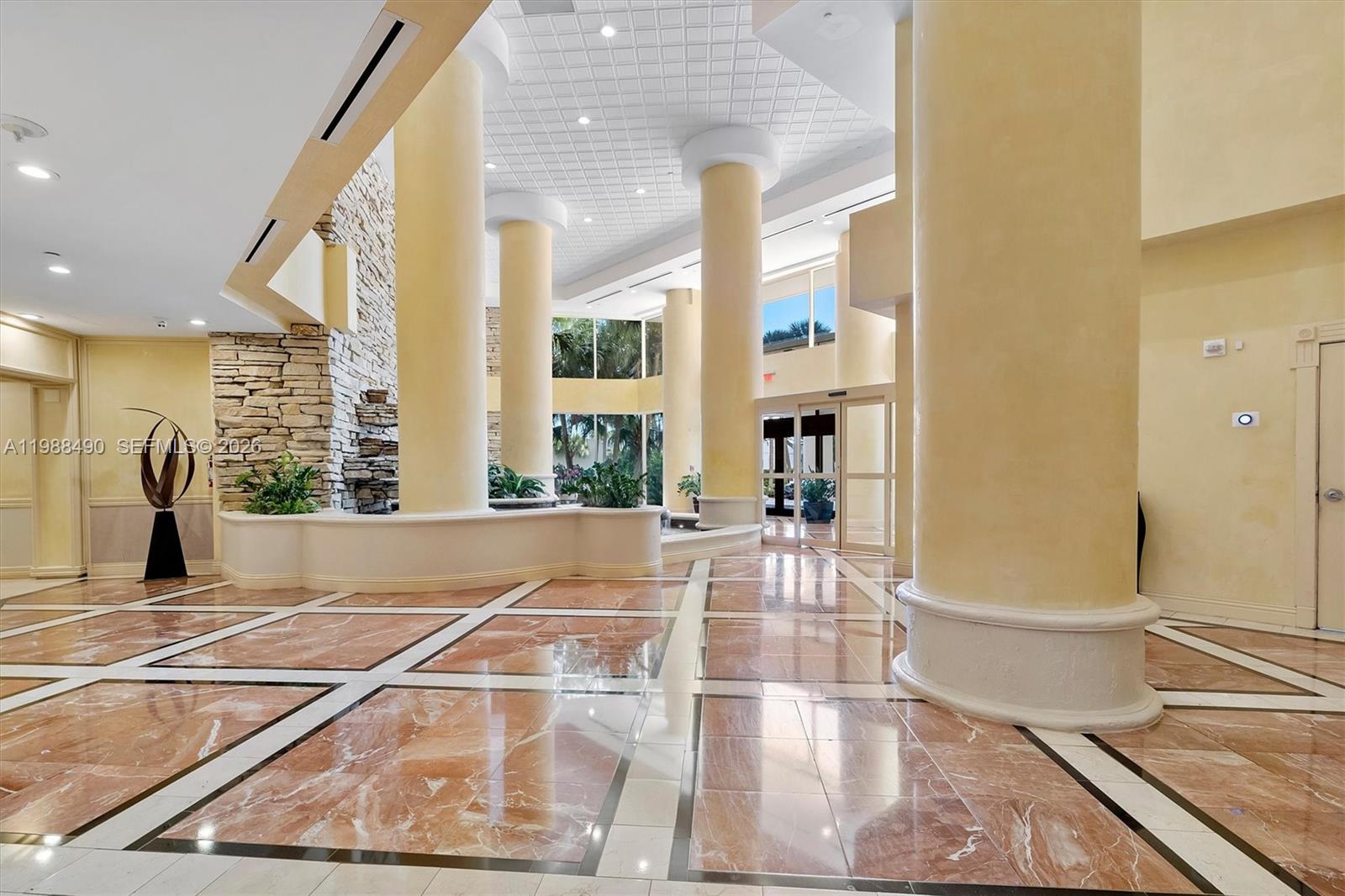 HAMPTONS WEST CONDO - Residential