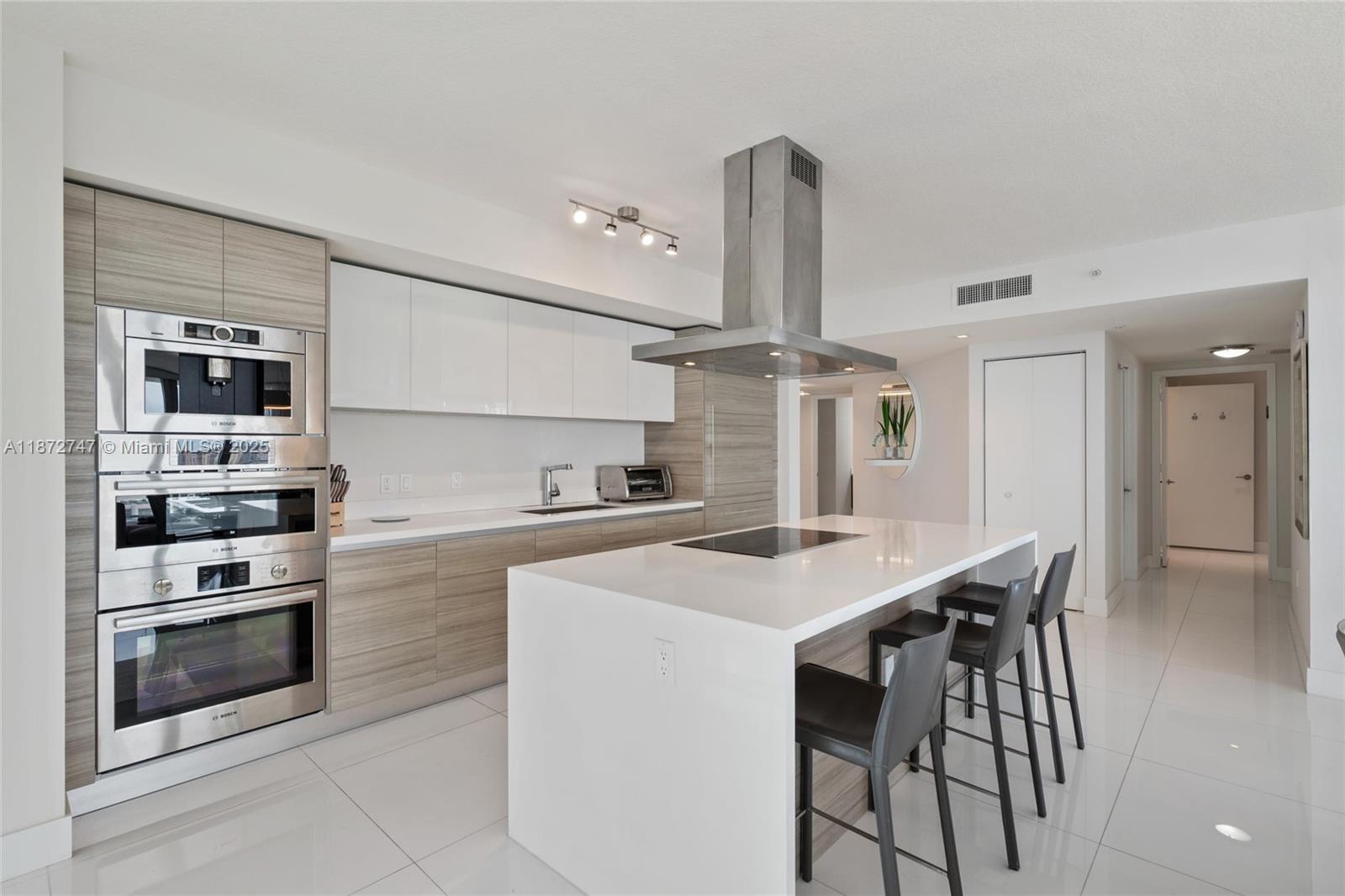 PARQUE TOWERS CONDO - Residential